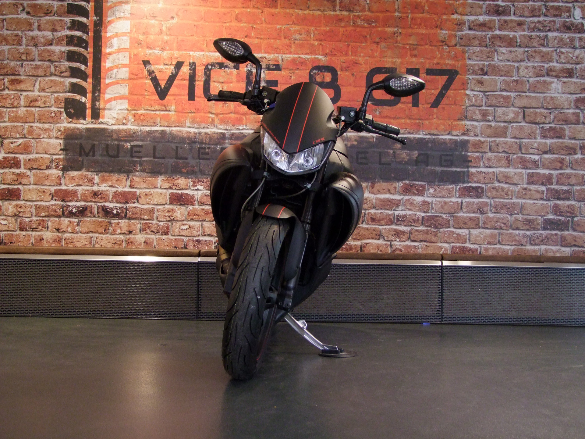 BUELL 1125 CR-showroom-element-2