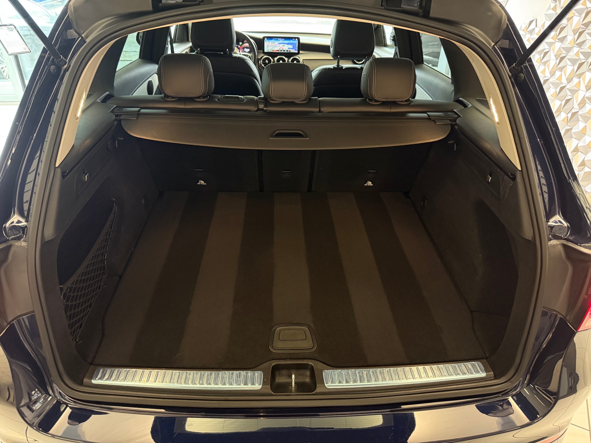 MERCEDES-BENZ GLC 220 d AMG Line 4Matic 9G-Tronic-image-8