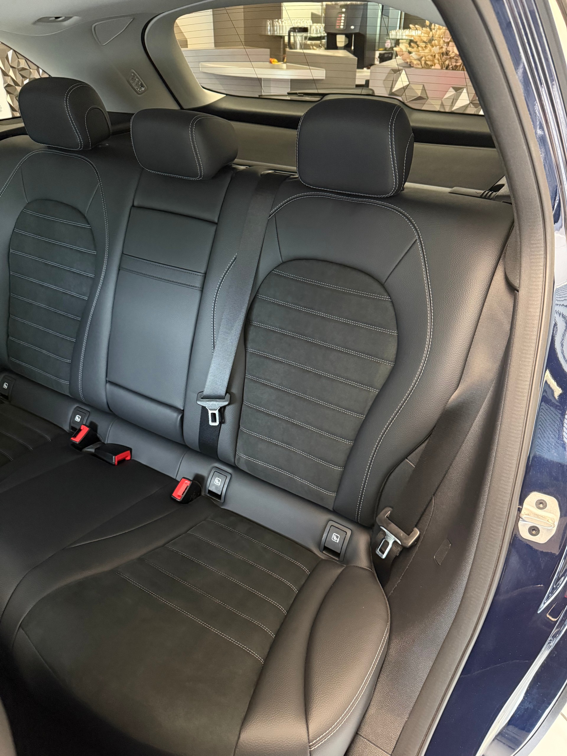 MERCEDES-BENZ GLC 220 d AMG Line 4Matic 9G-Tronic-image-6