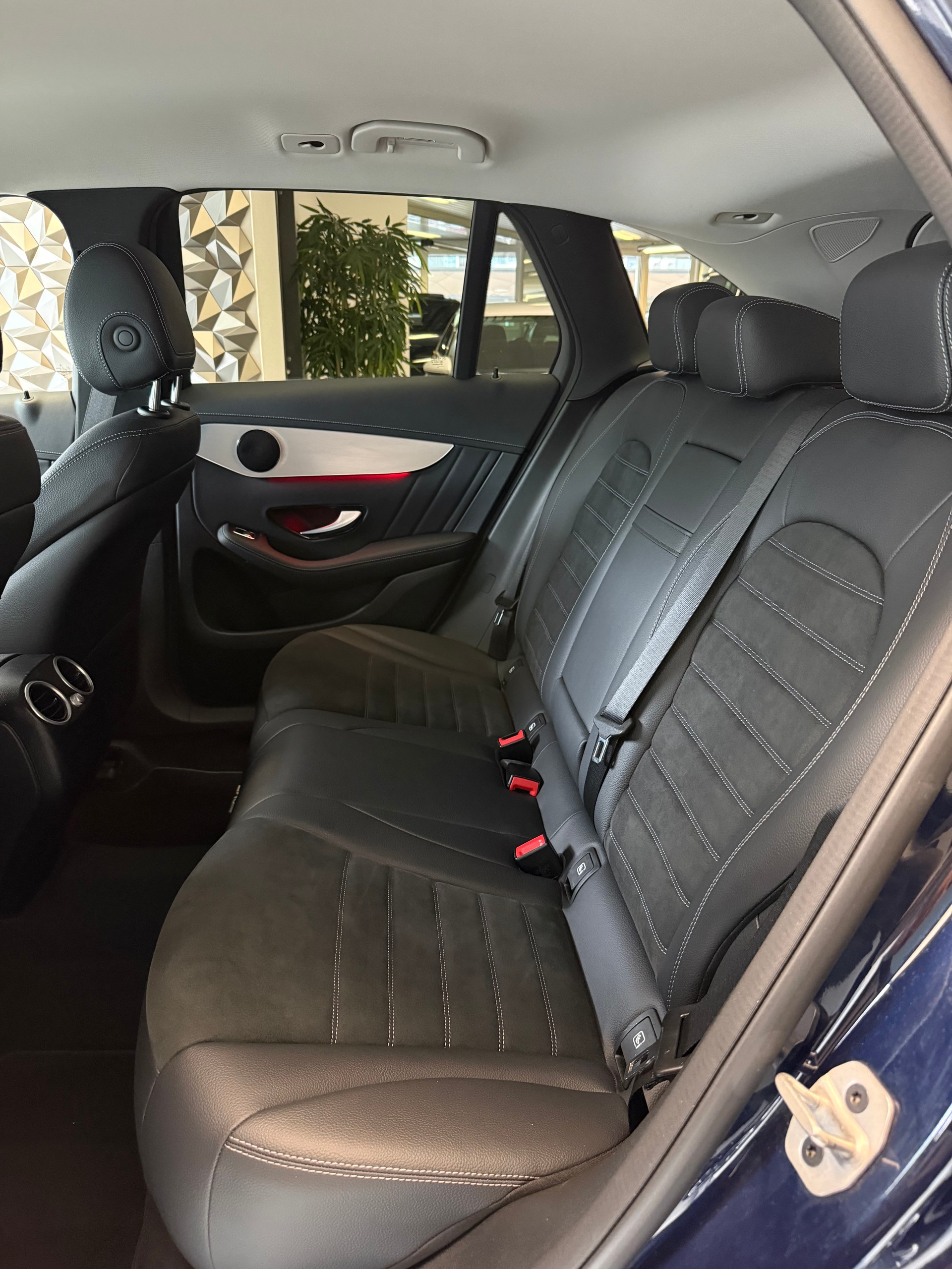 MERCEDES-BENZ GLC 220 d AMG Line 4Matic 9G-Tronic-image-7