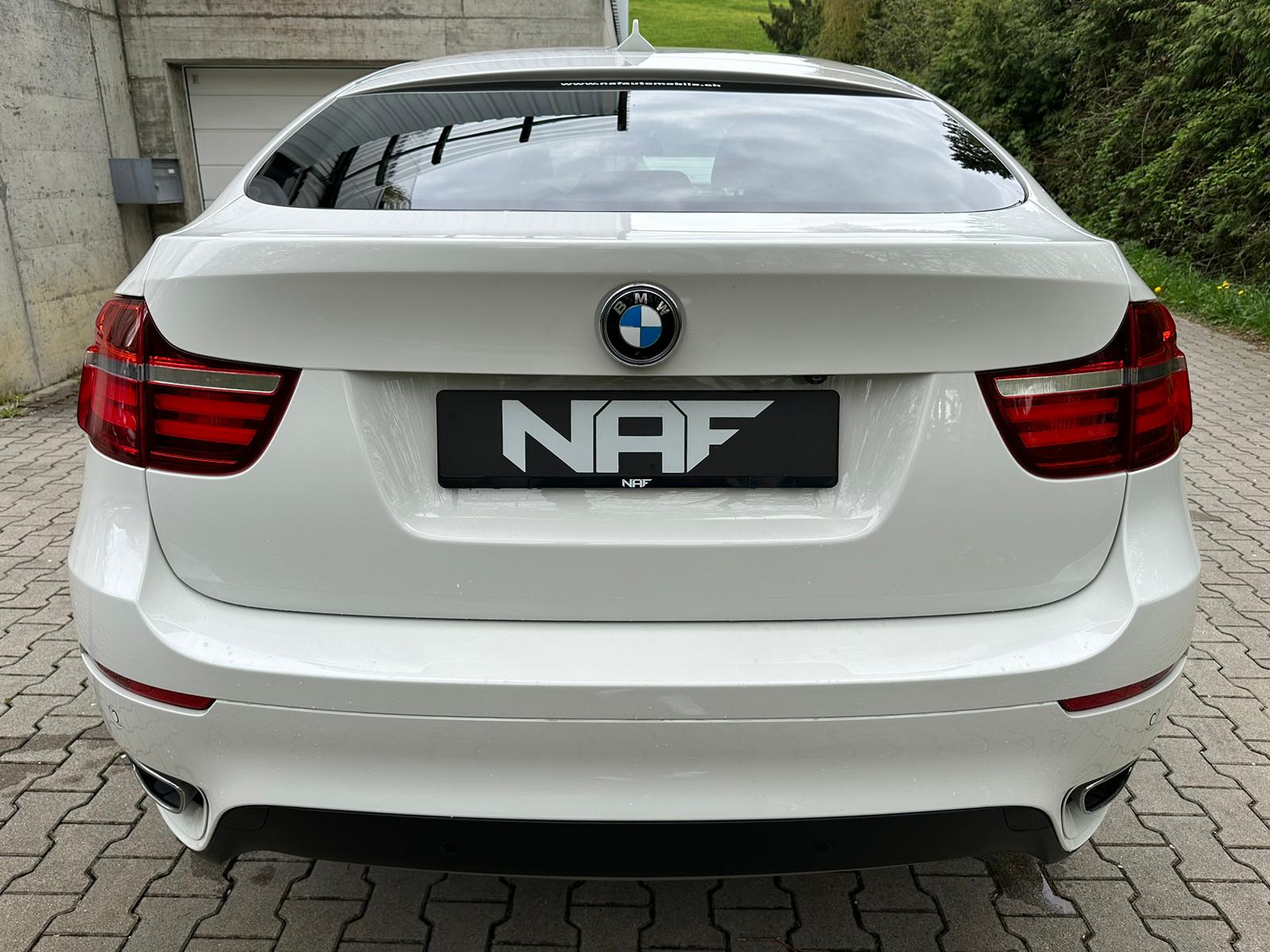 BMW X6 xDrive 40d Steptronic M-Sport-showroom-element-3