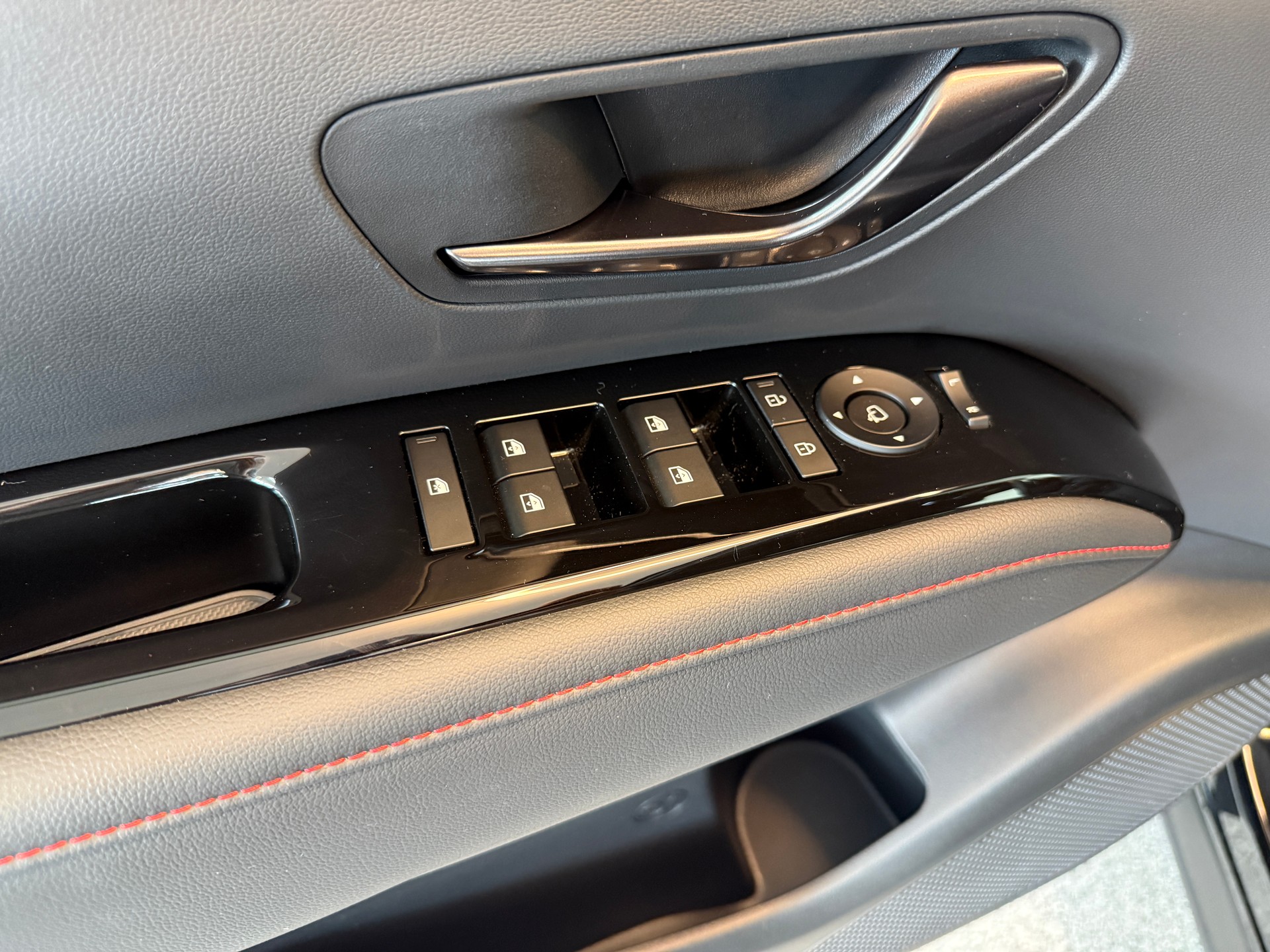 HYUNDAI Tucson 1.6 TGDI PHEV N-Line 4WD-image-21