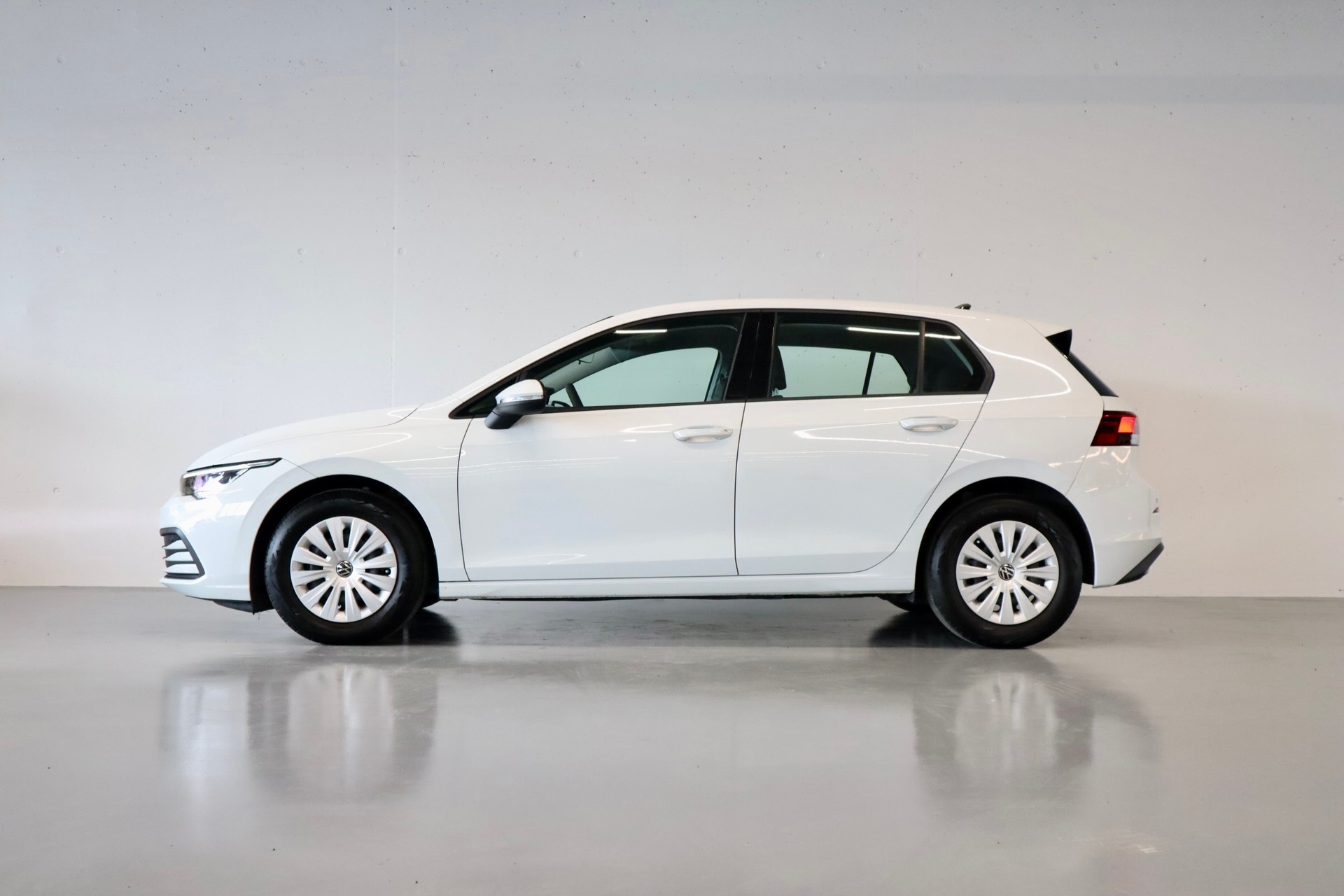 VW Golf 1.0 TSI Value-showroom-element-1