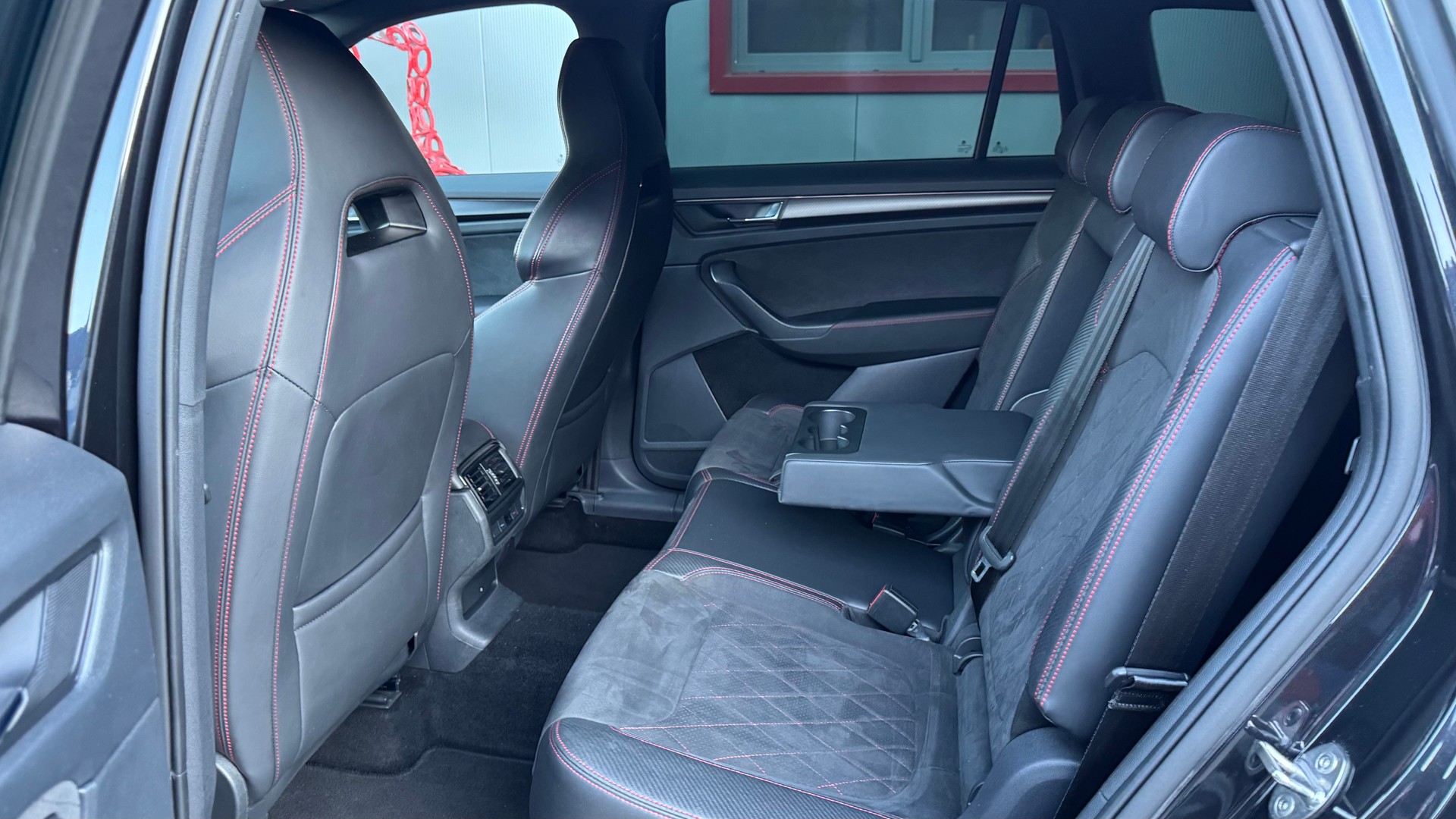 SKODA Kodiaq 2.0 TSI 4x4 RS-image-18