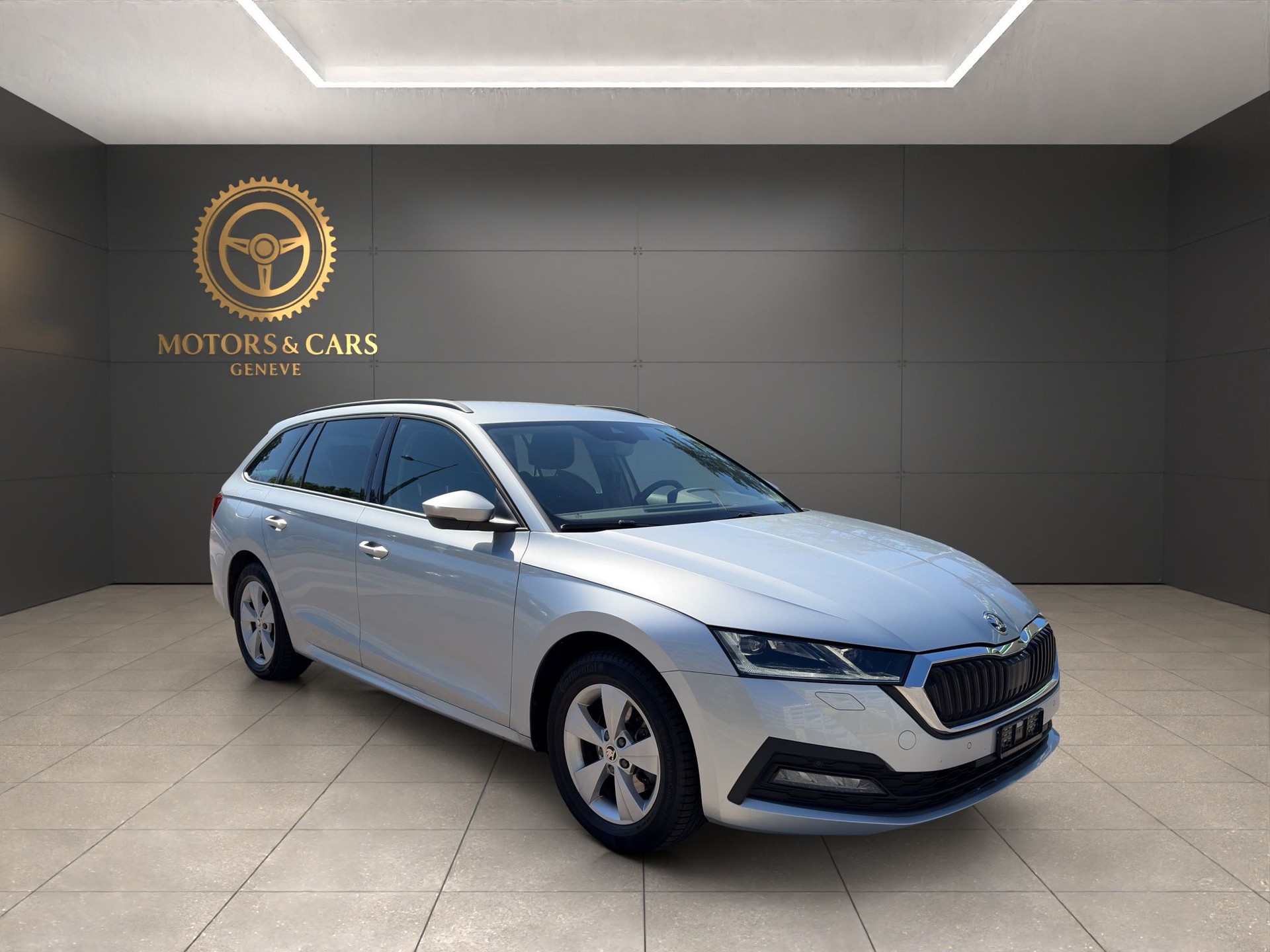SKODA Octavia Combi 1.5 TSI mHEV DSG Ambition-showroom-element-1