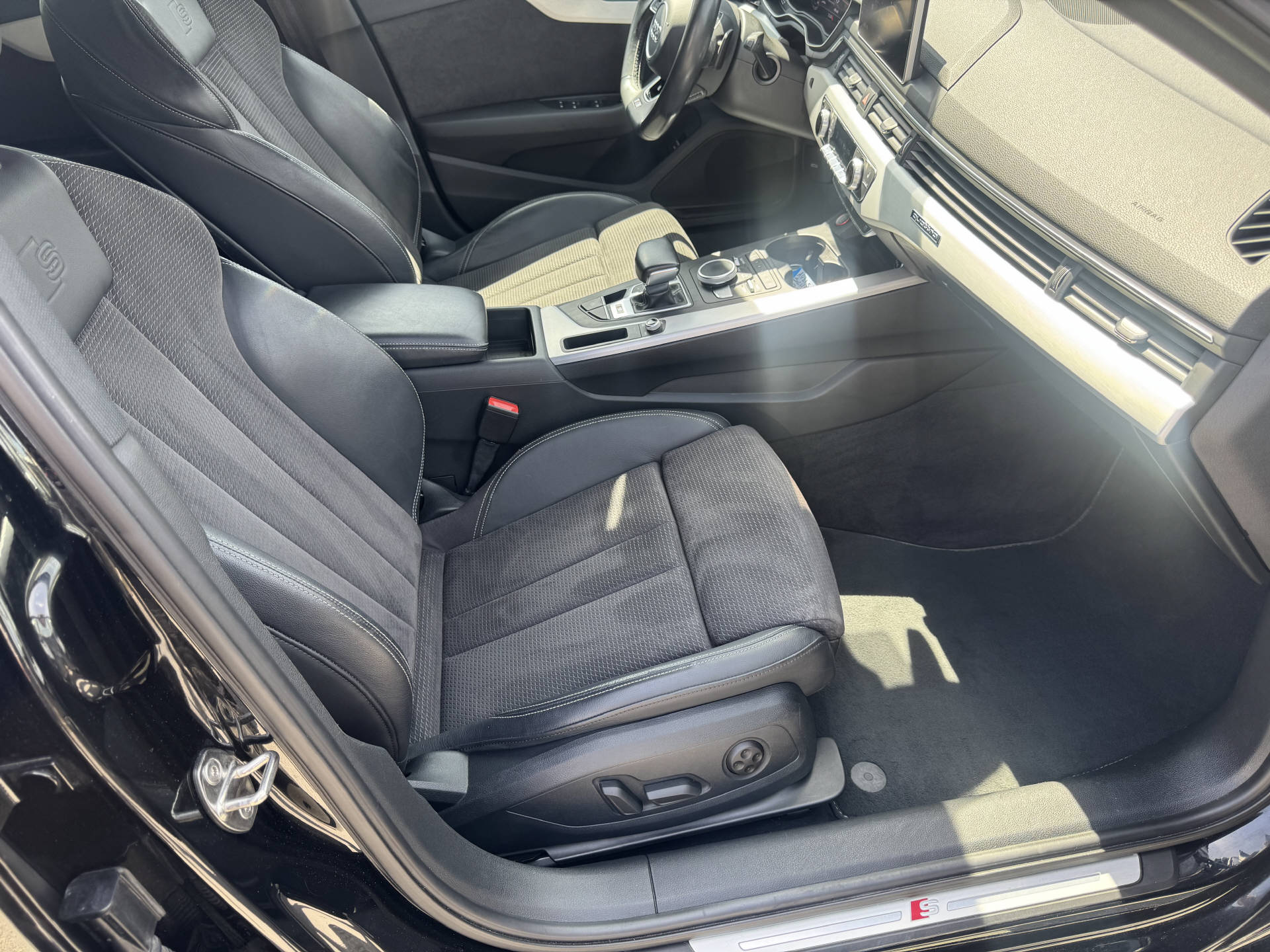 AUDI S4 Avant 3.0 V6 TDI quattro T-Tronic-image-14