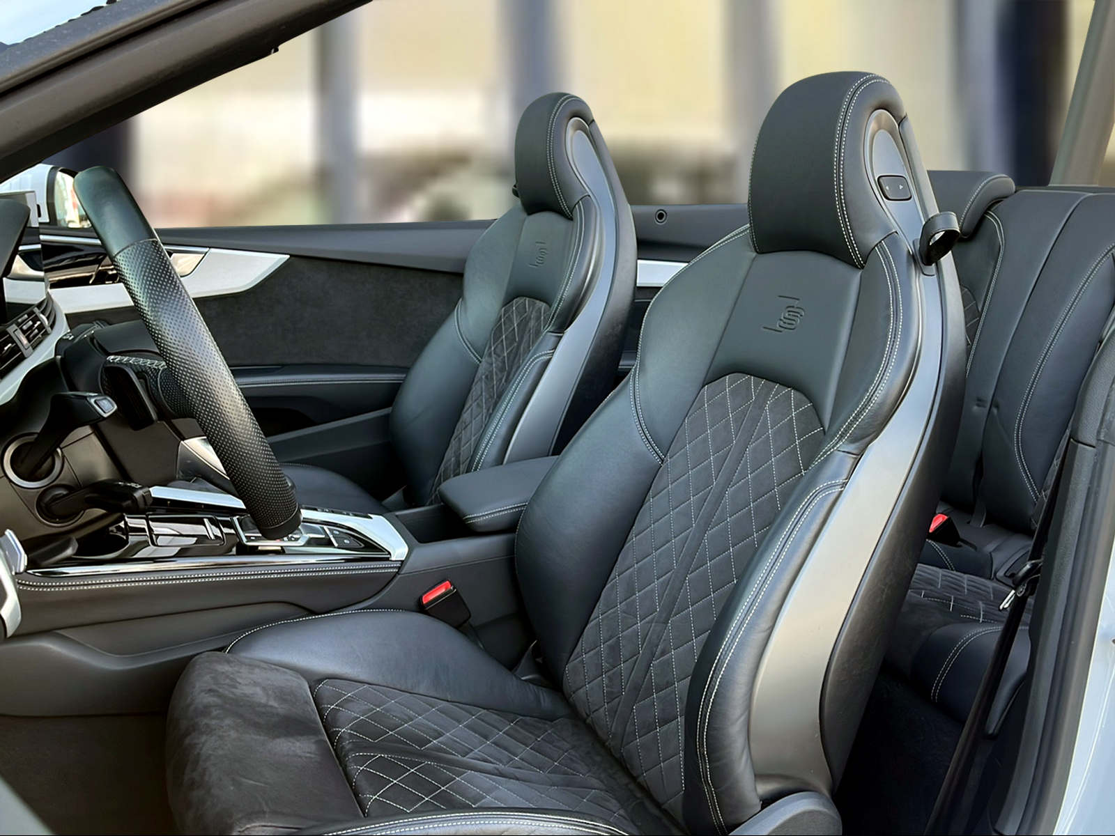 AUDI A5 Cabriolet 40 TFSI S-Line Attraction S-tronic quattro Gletscherweiss Metallic-image-7