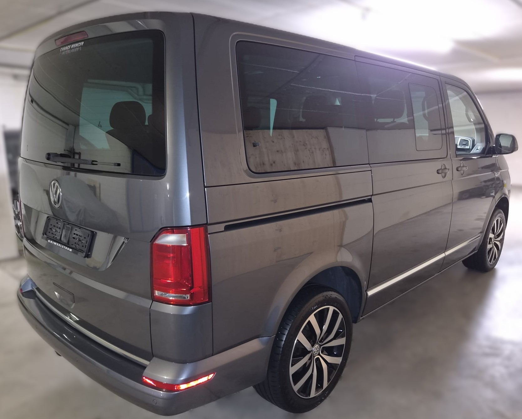 VW T6 Multivan 2.0 Bi-TDI Highline 4Motion-showroom-element-2