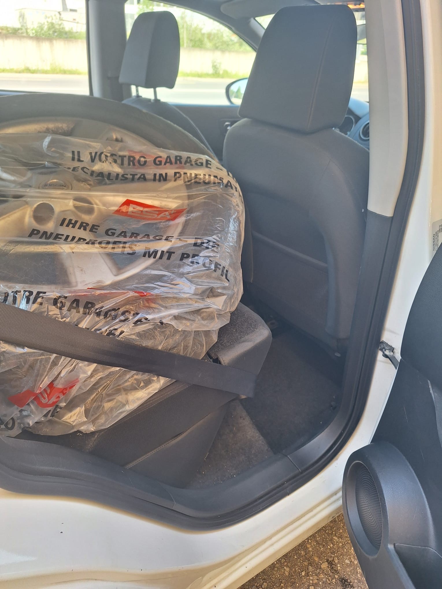 NISSAN Qashqai 2.0 4WD visia-image-14