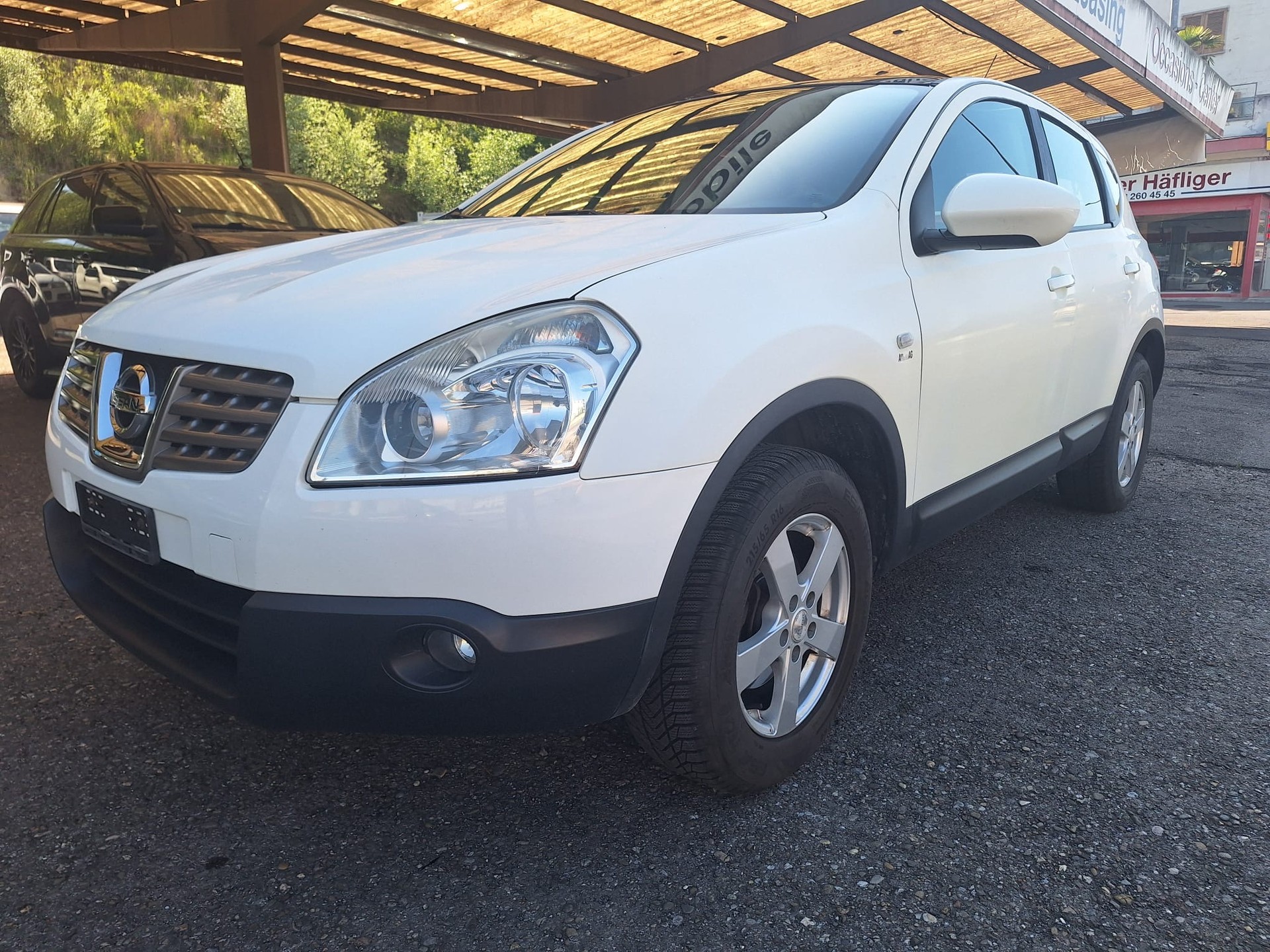 NISSAN Qashqai 2.0 4WD visia-image-4