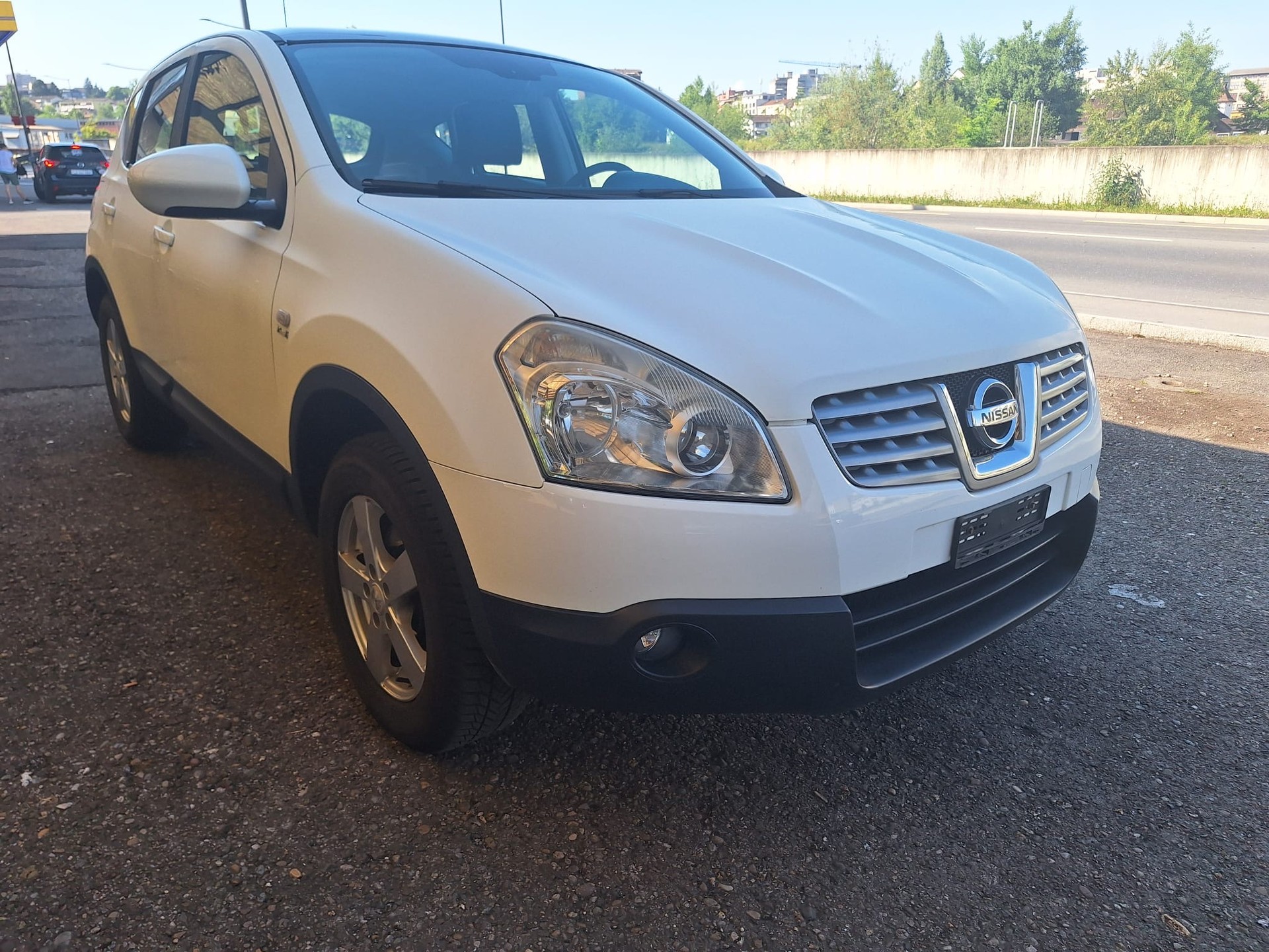 NISSAN Qashqai 2.0 4WD visia-image-5