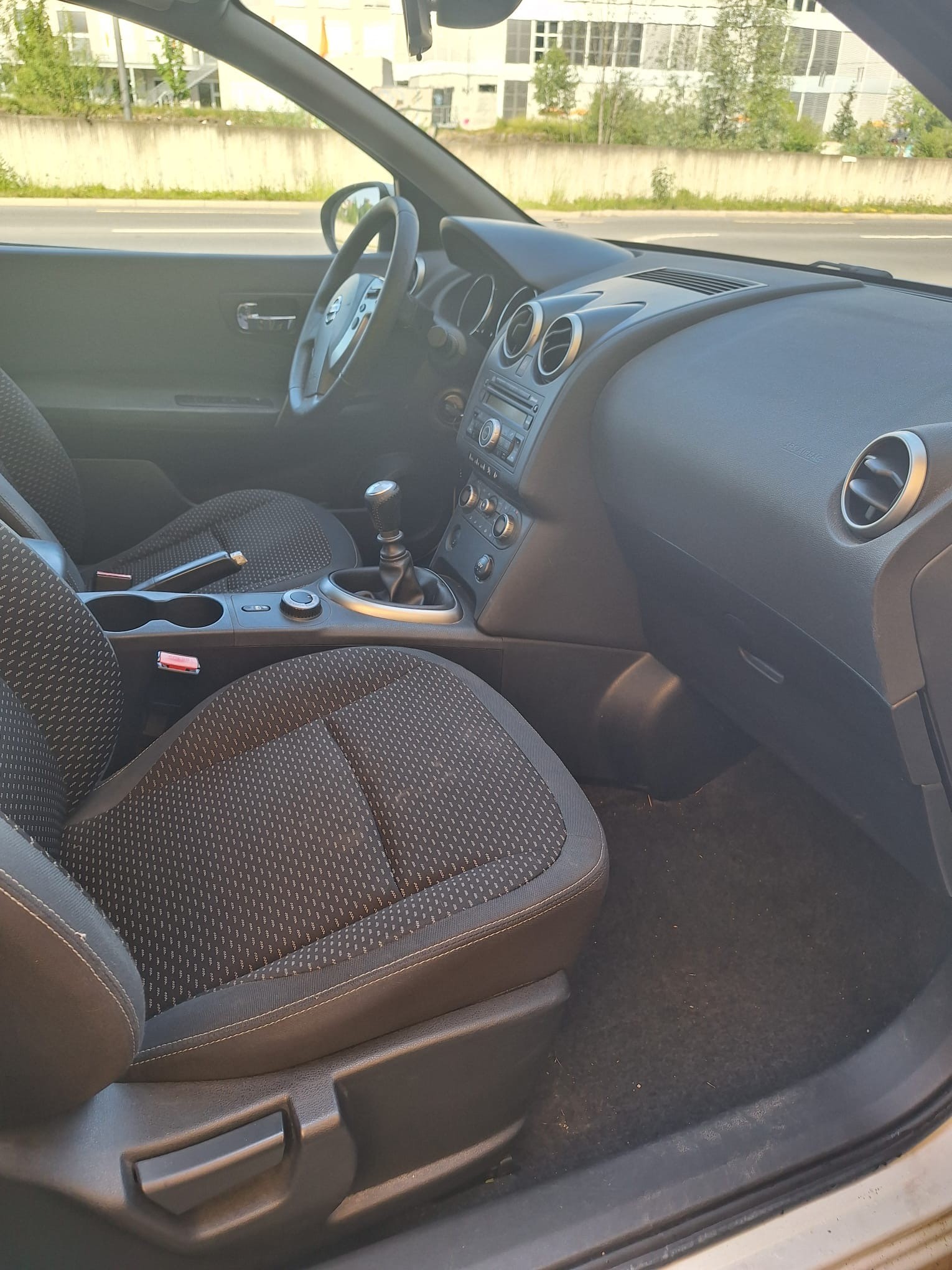 NISSAN Qashqai 2.0 4WD visia-image-11