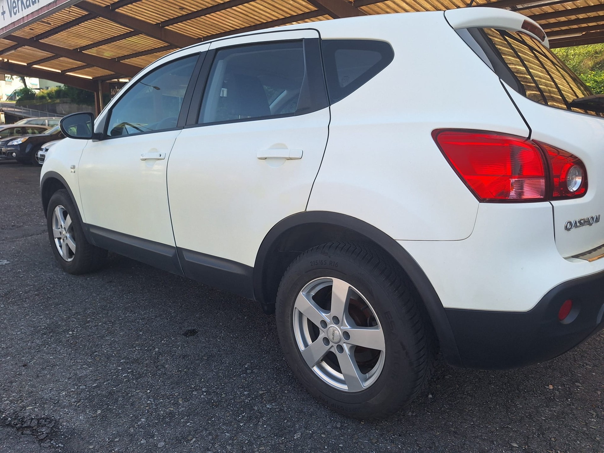 NISSAN Qashqai 2.0 4WD visia-image-1