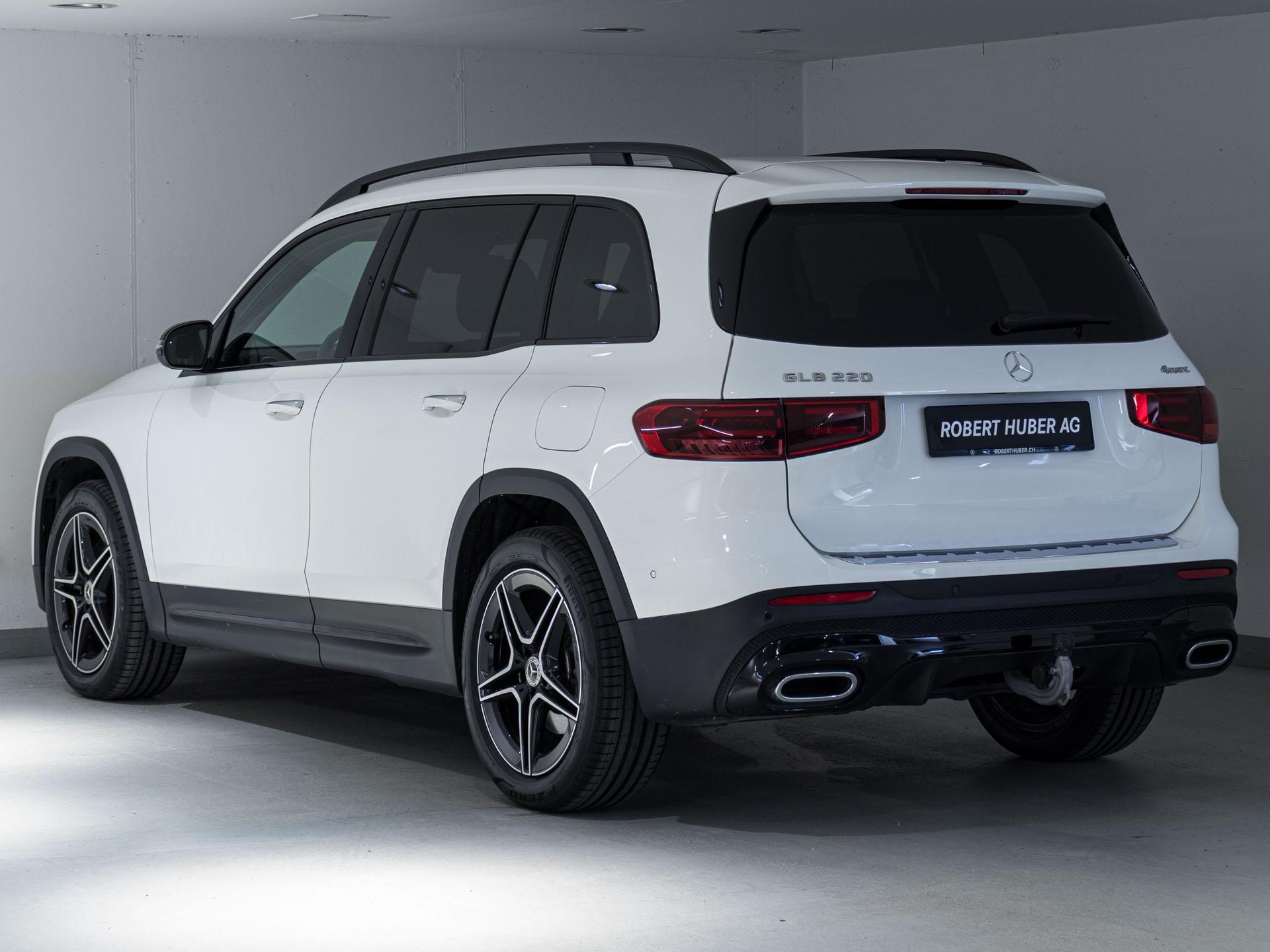 MERCEDES-BENZ GLB 220 4MATIC-image-3