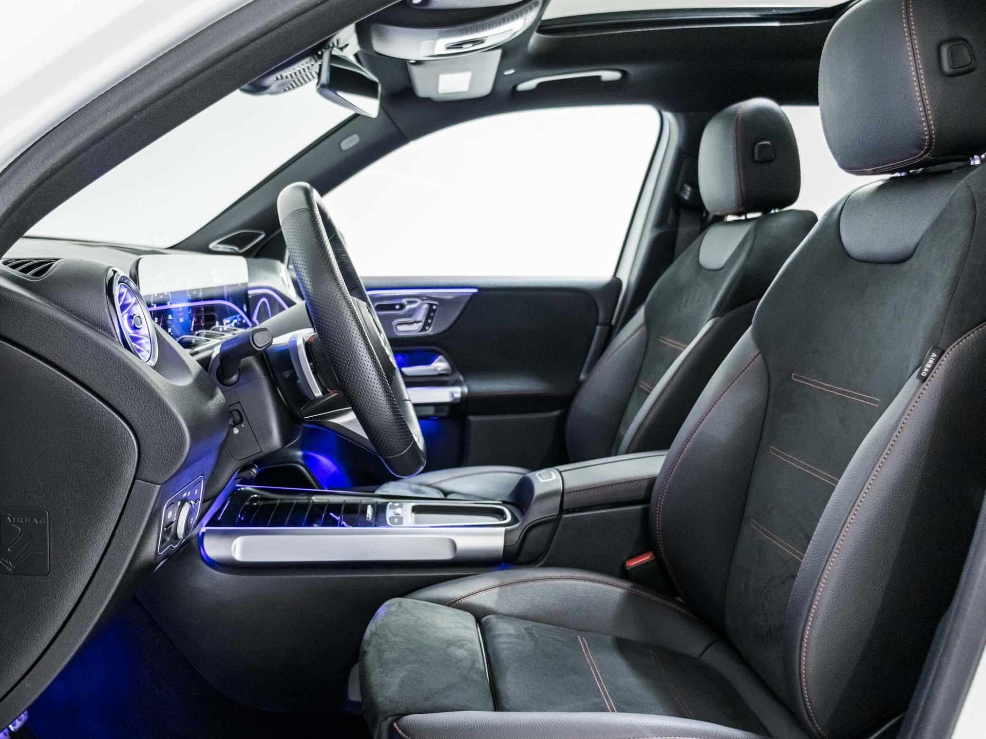 MERCEDES-BENZ GLB 220 4MATIC-image-6