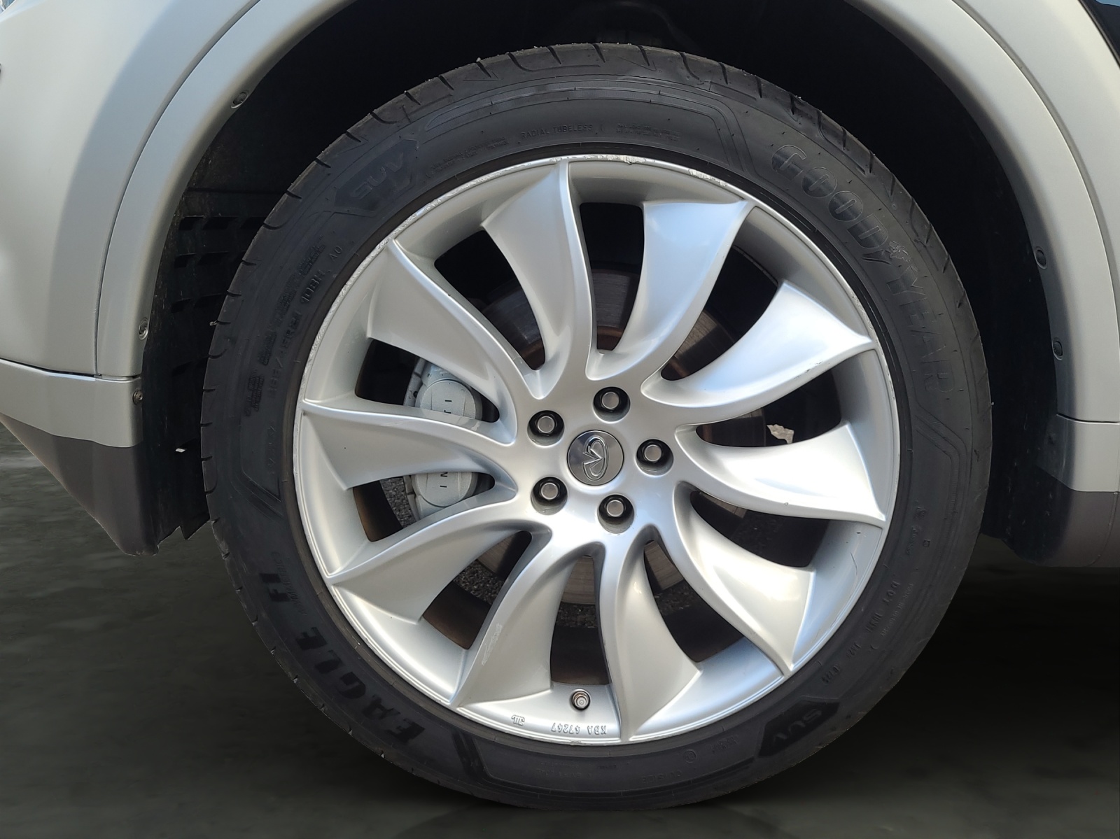 INFINITI FX50 S Premium AWD Automatic-image-16