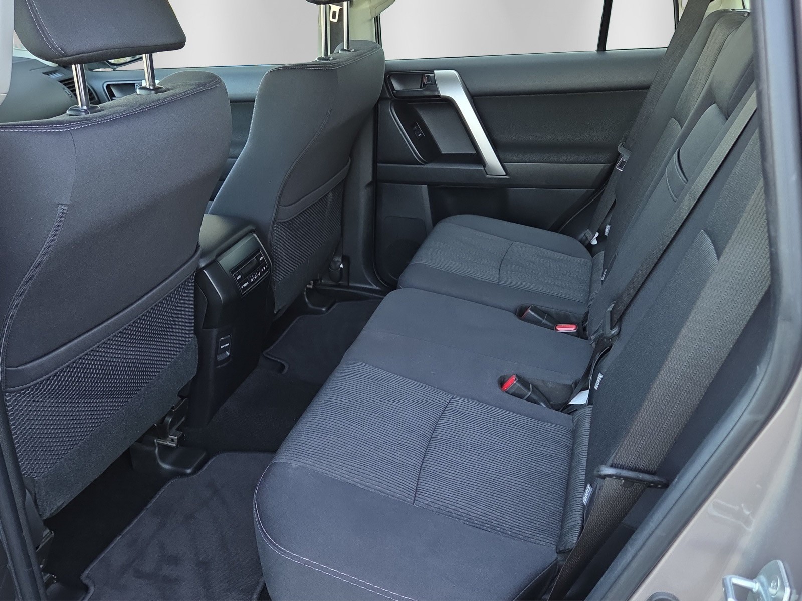 TOYOTA Land Cruiser 2.8TD Comfort Automat-image-10
