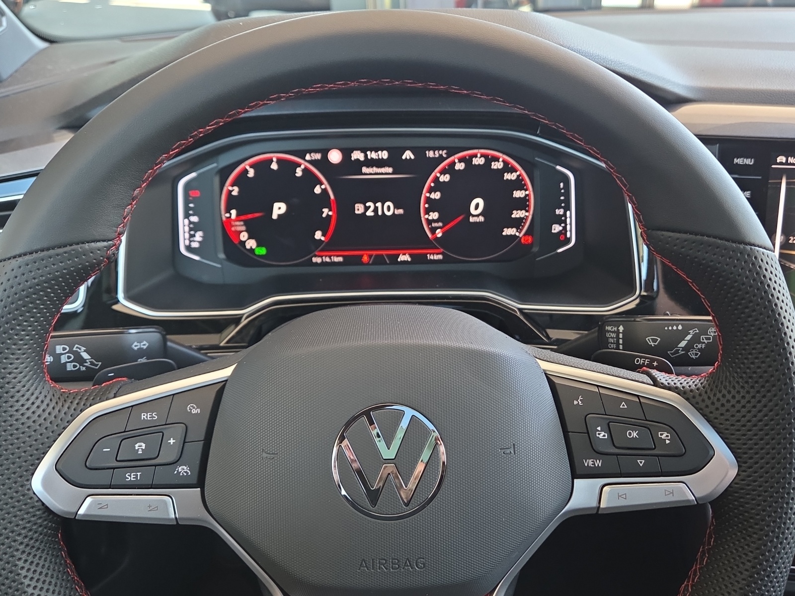 VW Polo 2.0 TSI GTI DSG-image-11