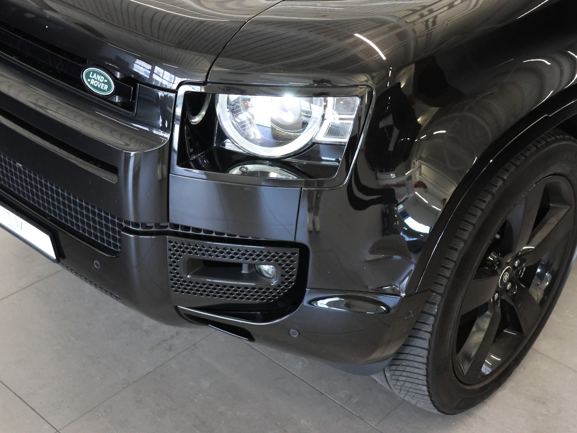 LAND ROVER Defender 110 525 V8 5.0 AT8 *Panorama* *Meridian* *360 Kamera*-image-9