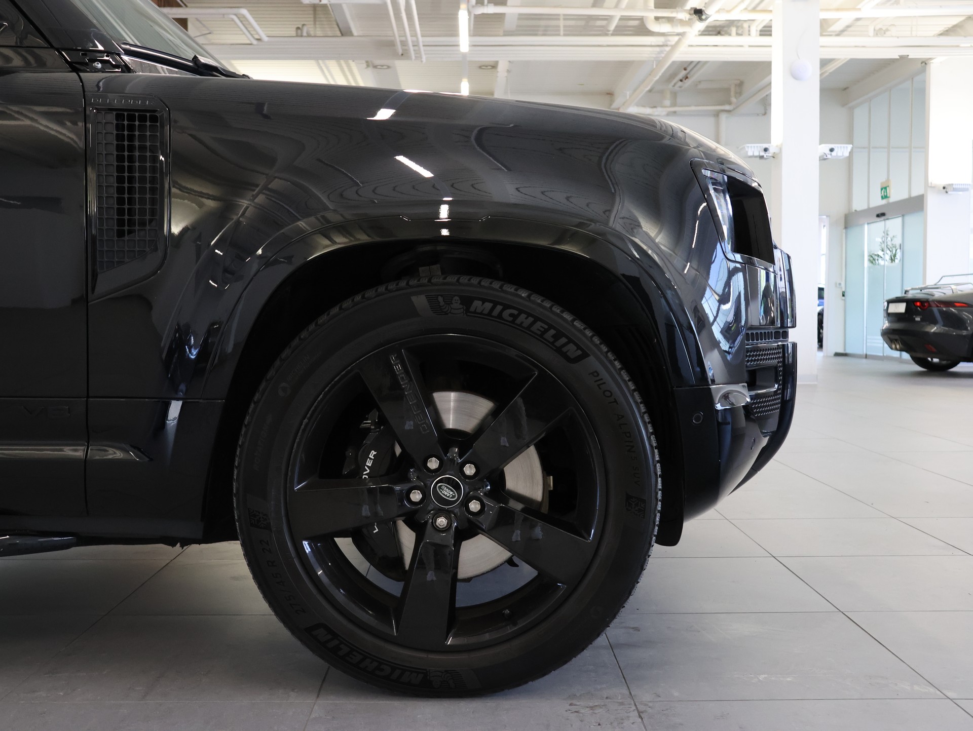 LAND ROVER Defender 110 525 V8 5.0 AT8 *Panorama* *Meridian* *360 Kamera*-image-7