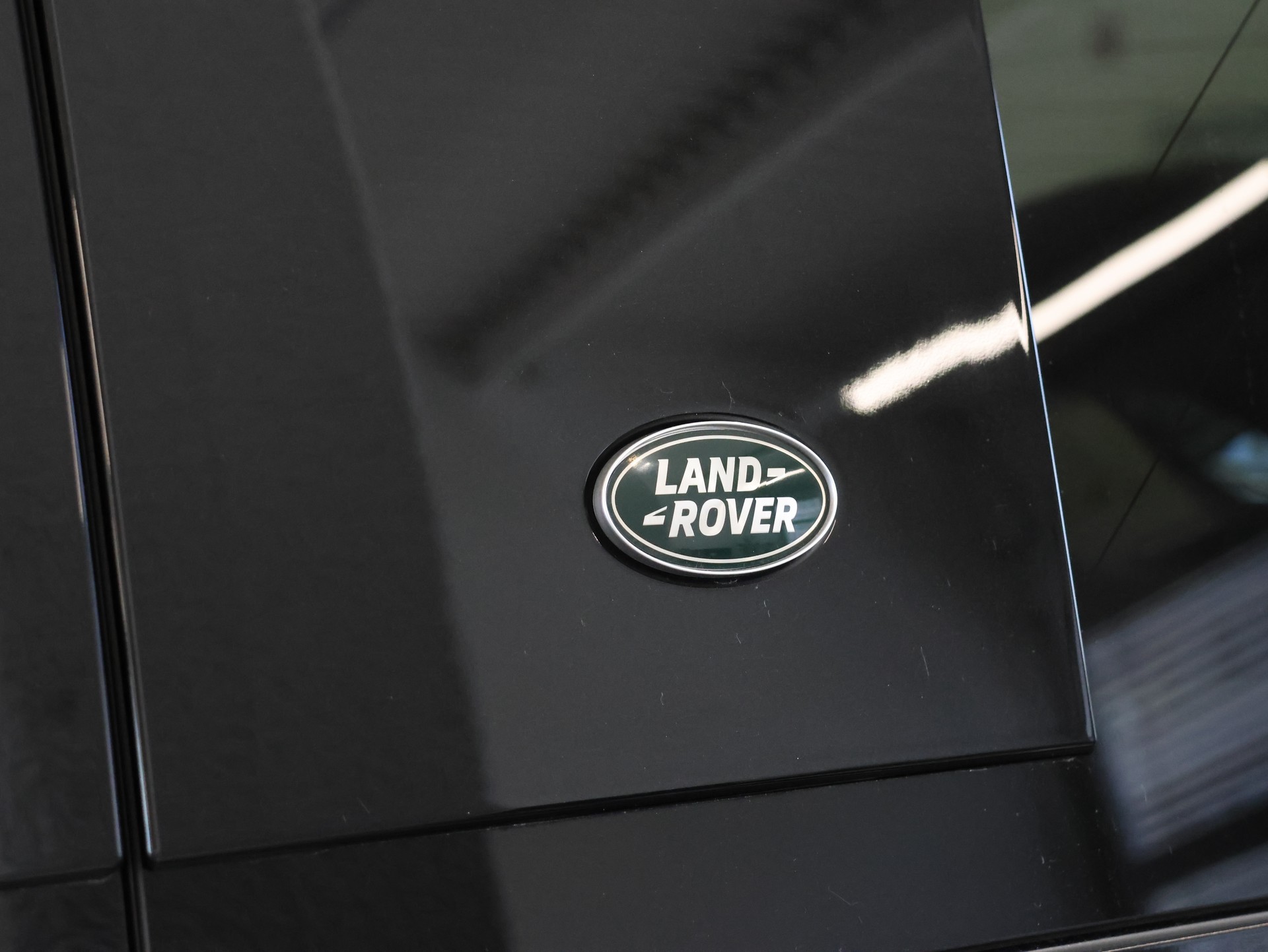 LAND ROVER Defender 110 525 V8 5.0 AT8 *Panorama* *Meridian* *360 Kamera*-image-13