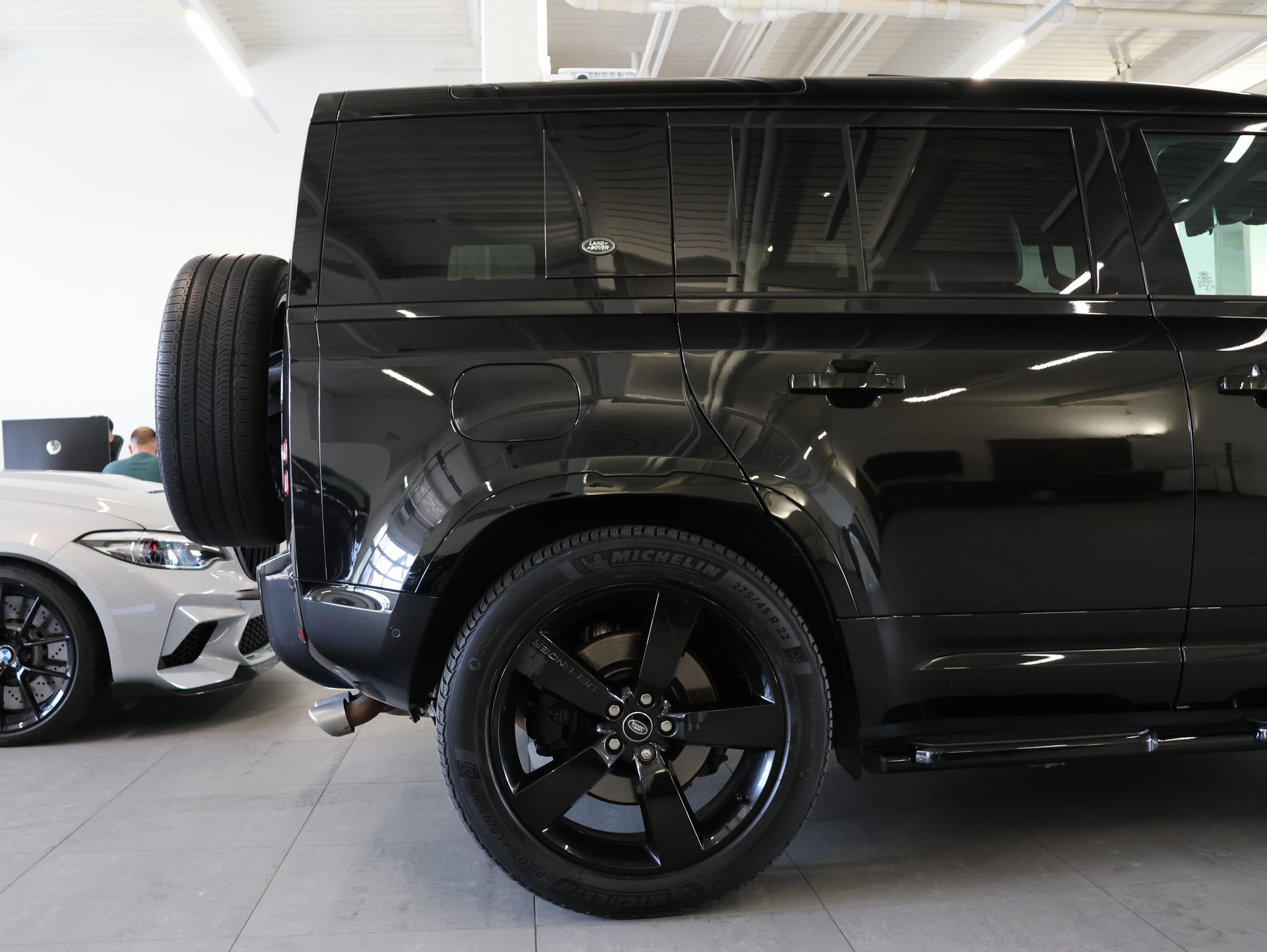 LAND ROVER Defender 110 525 V8 5.0 AT8 *Panorama* *Meridian* *360 Kamera*-image-12