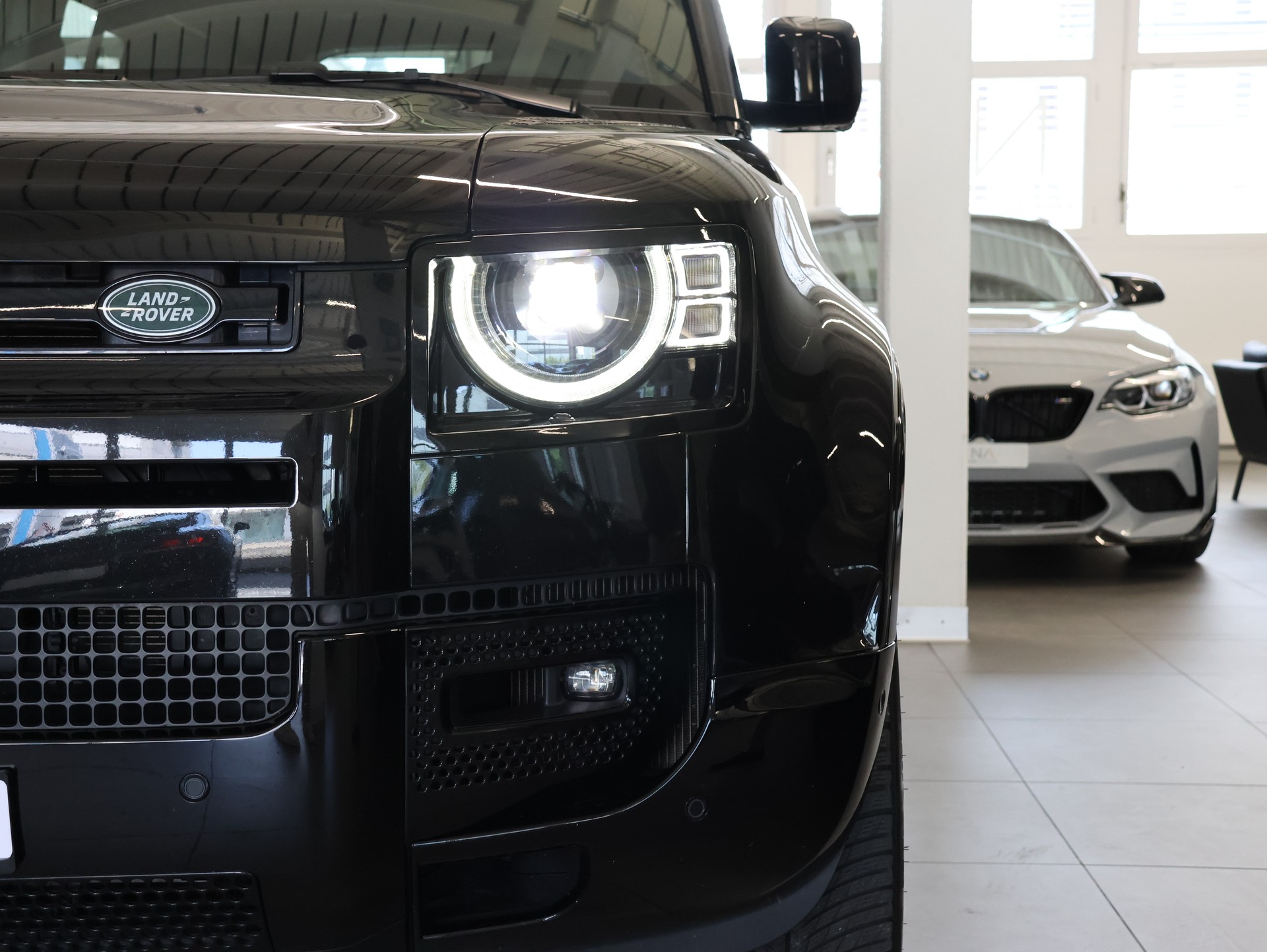 LAND ROVER Defender 110 525 V8 5.0 AT8 *Panorama* *Meridian* *360 Kamera*-image-8