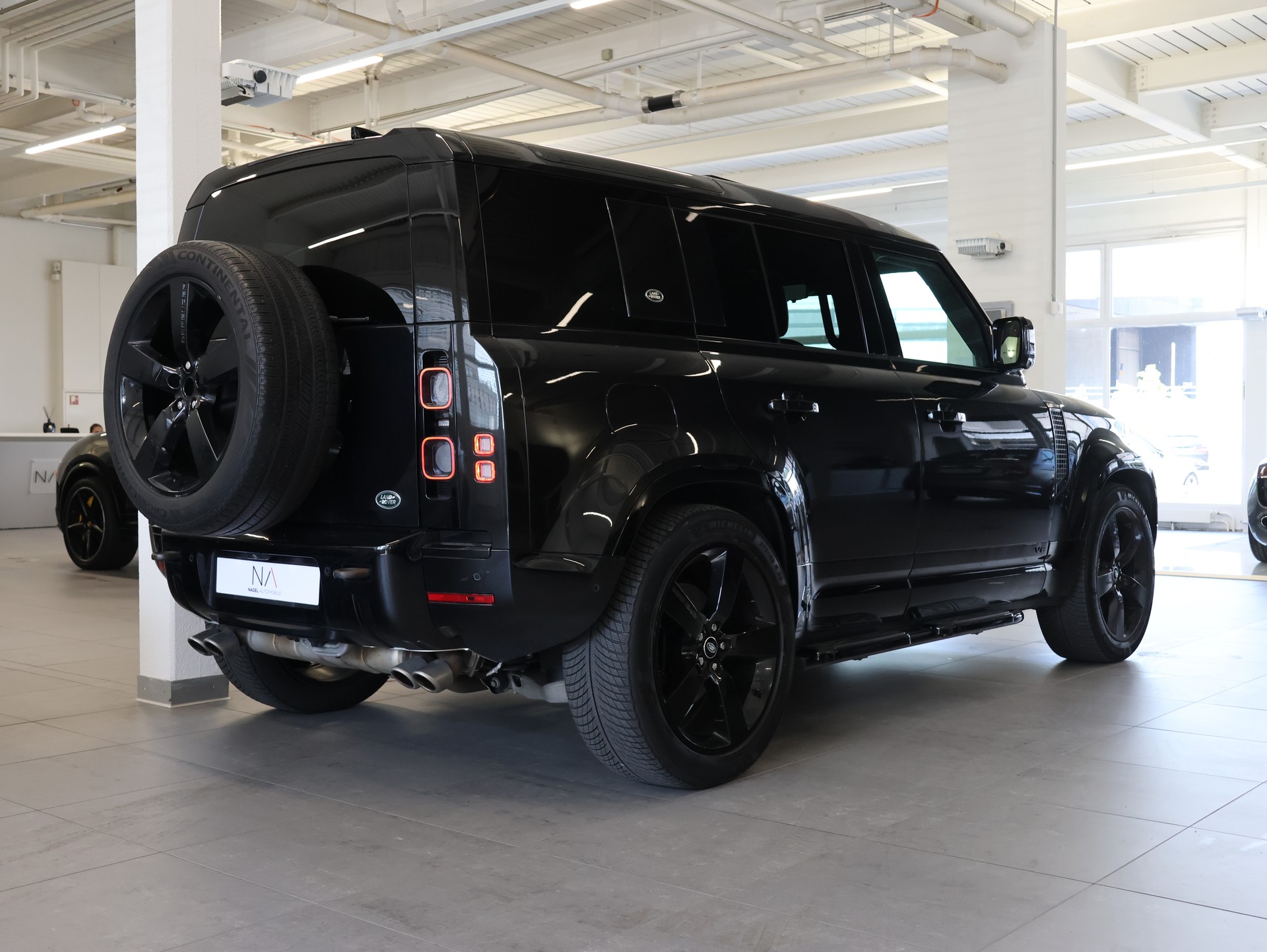 LAND ROVER Defender 110 525 V8 5.0 AT8 *Panorama* *Meridian* *360 Kamera*-image-5