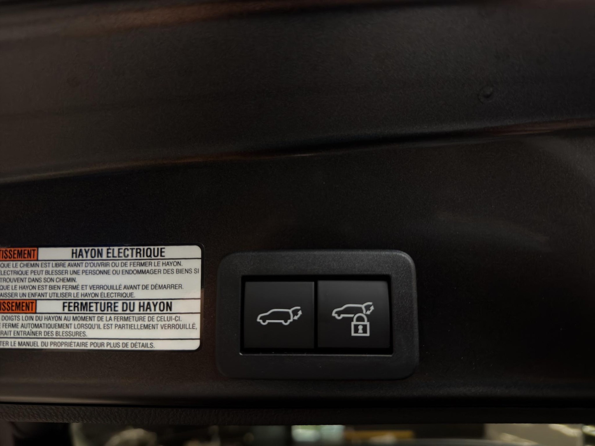 TOYOTA Yaris Cross 1.5 VVT-i HSD Premium AWD-i-image-17