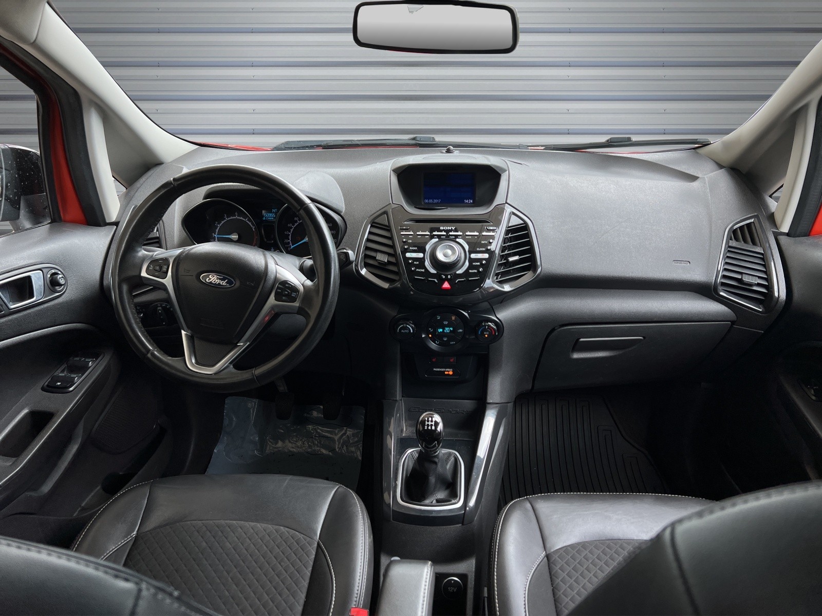 FORD EcoSport 1.0 SCTi Titanium-image-9