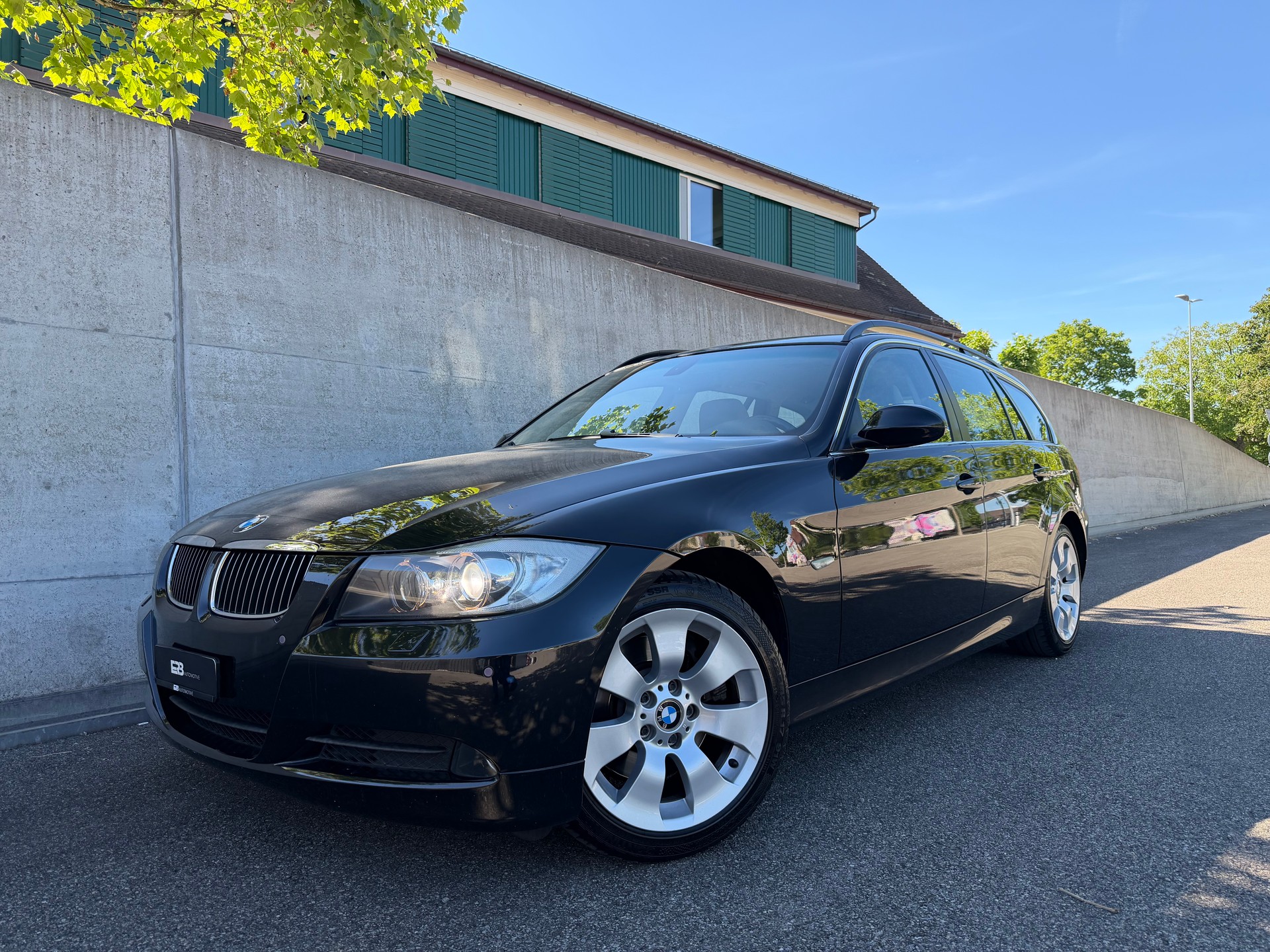BMW 325xi xDrive Touring
