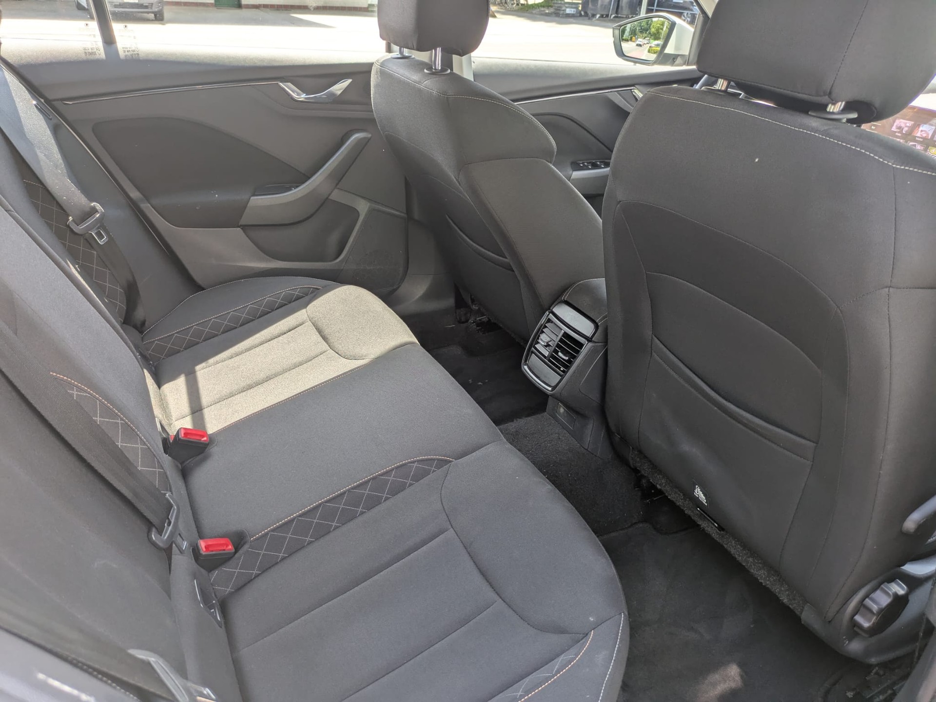 SKODA Kamiq 1.0 TSI Ambition DSG-image-10