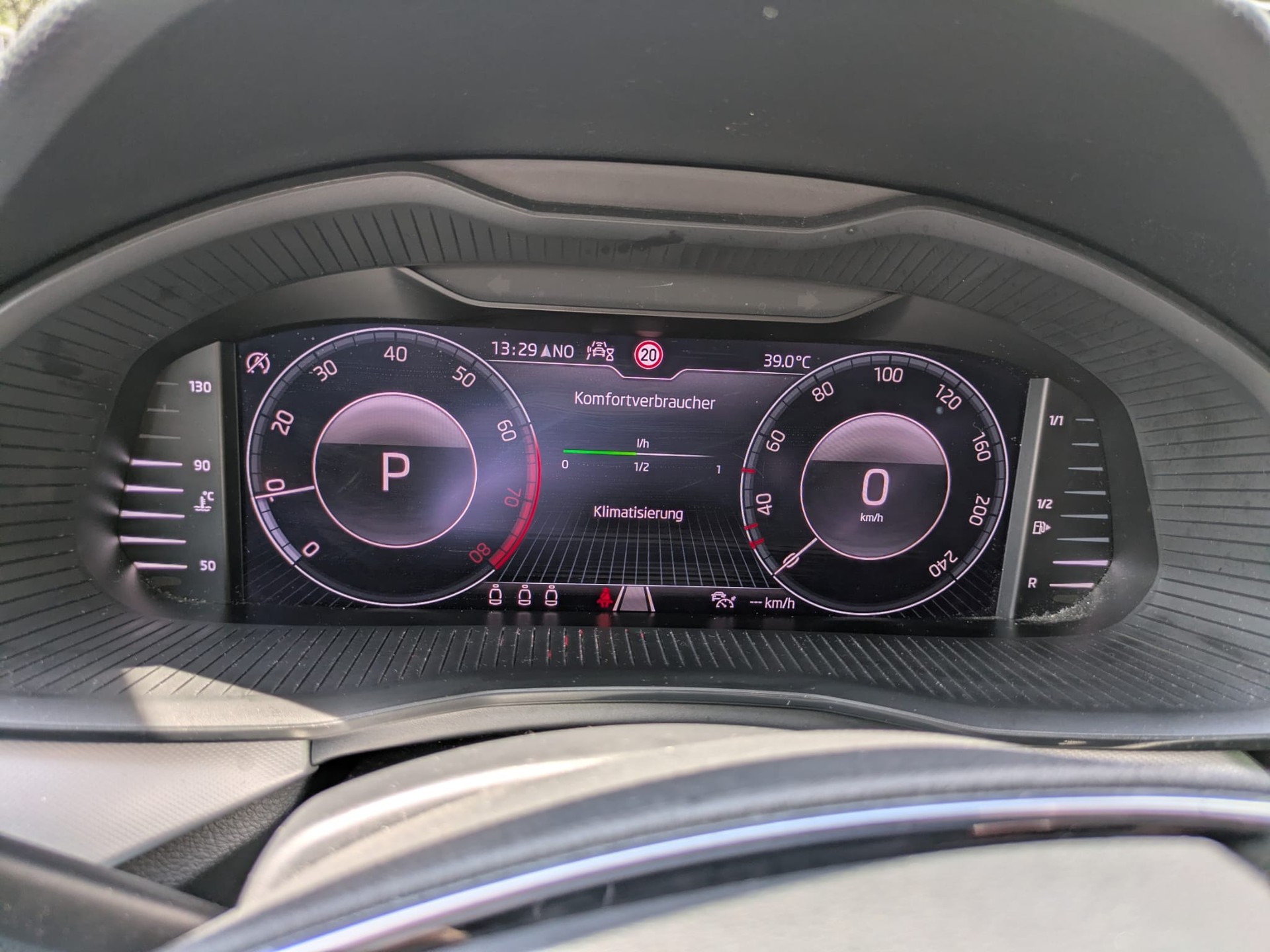 SKODA Kamiq 1.0 TSI Ambition DSG-image-14