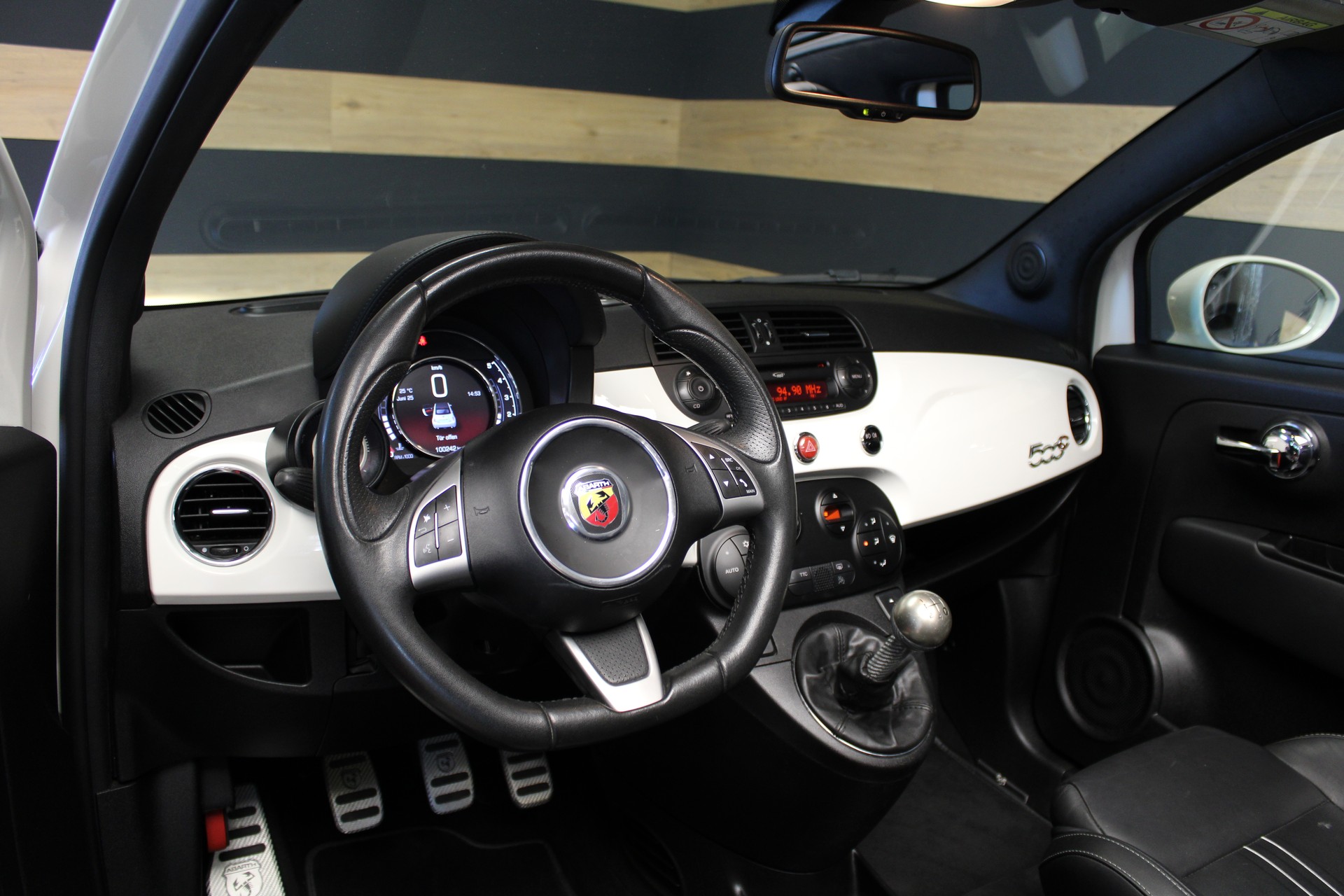 FIAT 595 1.4 16V Turbo Abarth Turismo-image-10