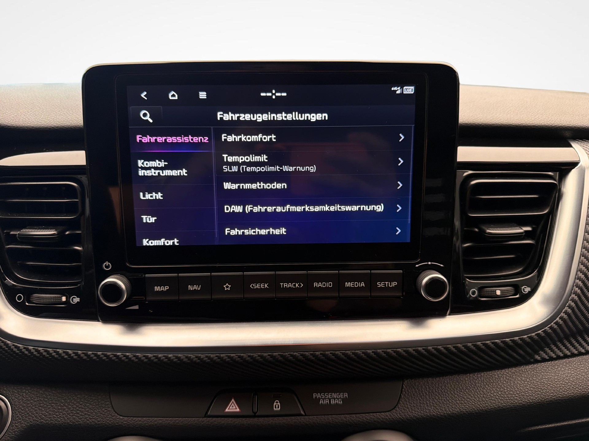 KIA Stonic 1.0 T-GDi GT-Line-image-16