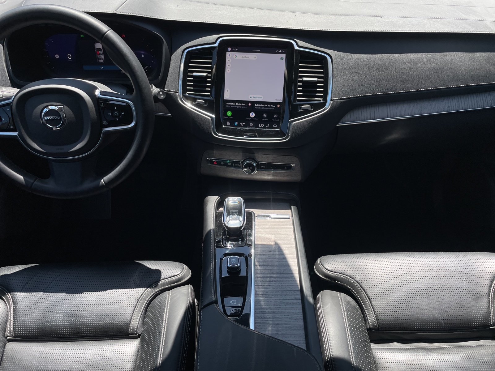 VOLVO XC90 B5 Diesel Mild Hybrid AWD Ultimate Dark Geartronic-image-16