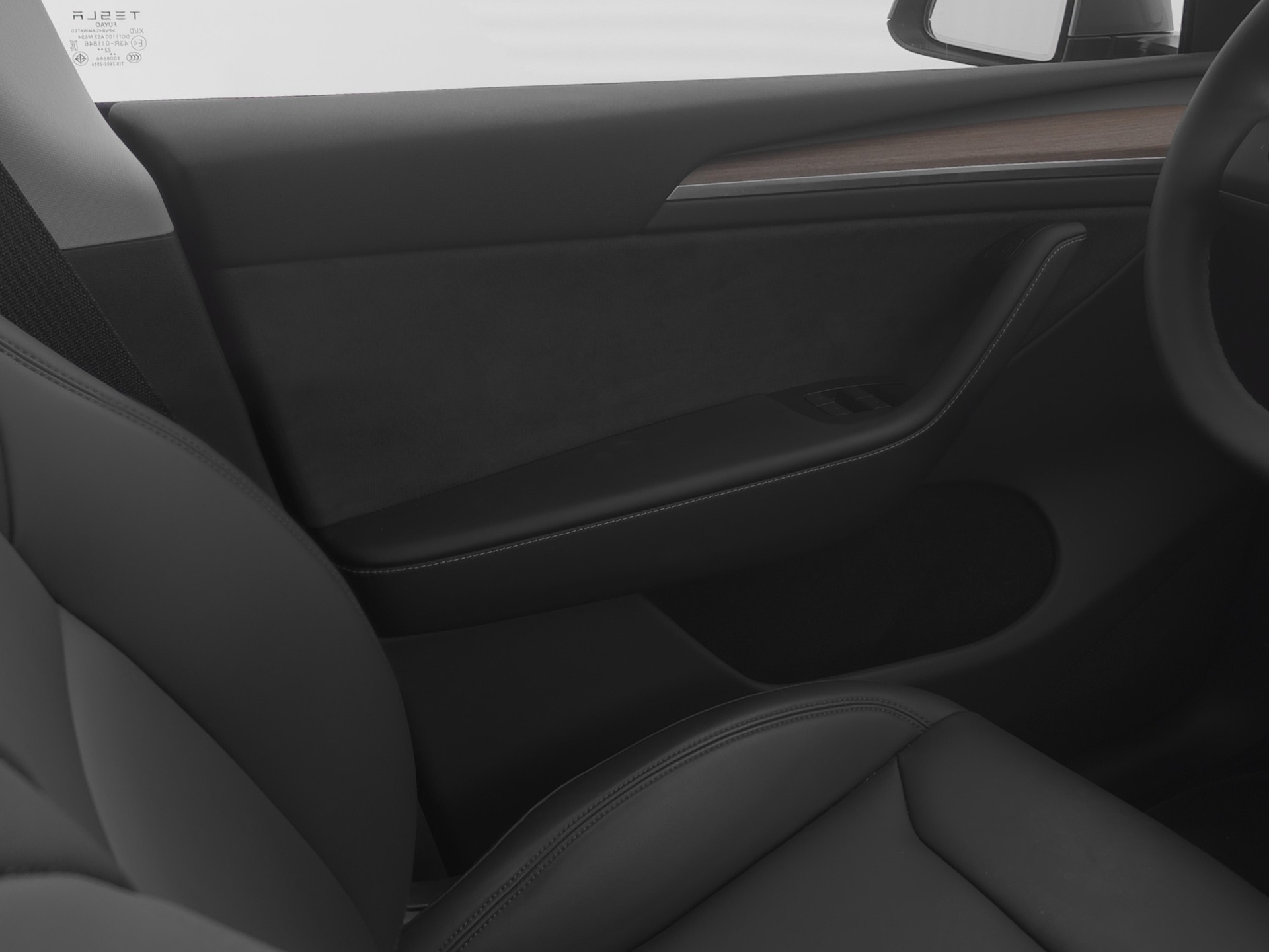 TESLA Model Y Long Range All-Wheel Drive-image-6