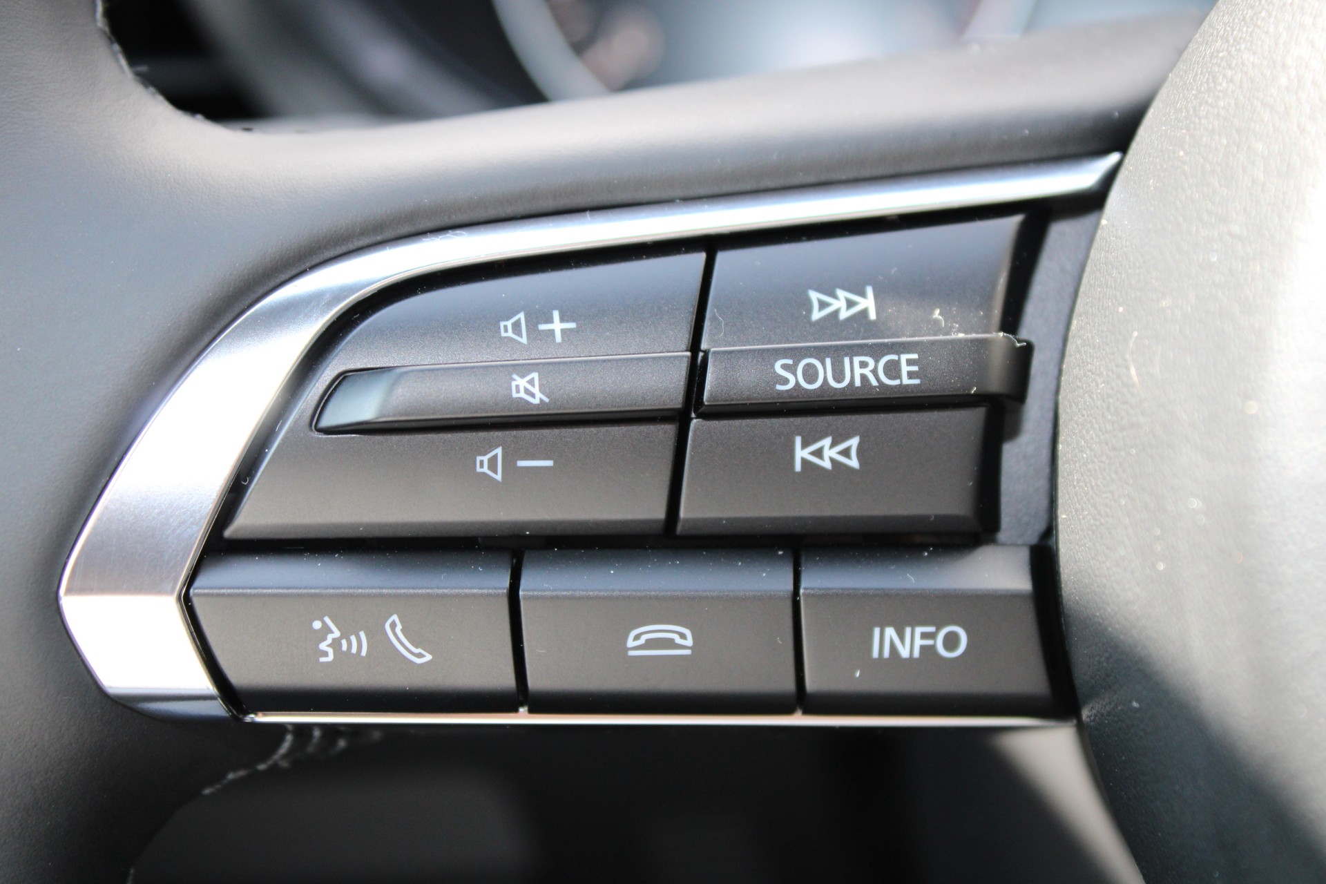 MAZDA 3 Hatchback SKYACTIV-G M Hybrid 140 Exclusive Line Automat-image-15