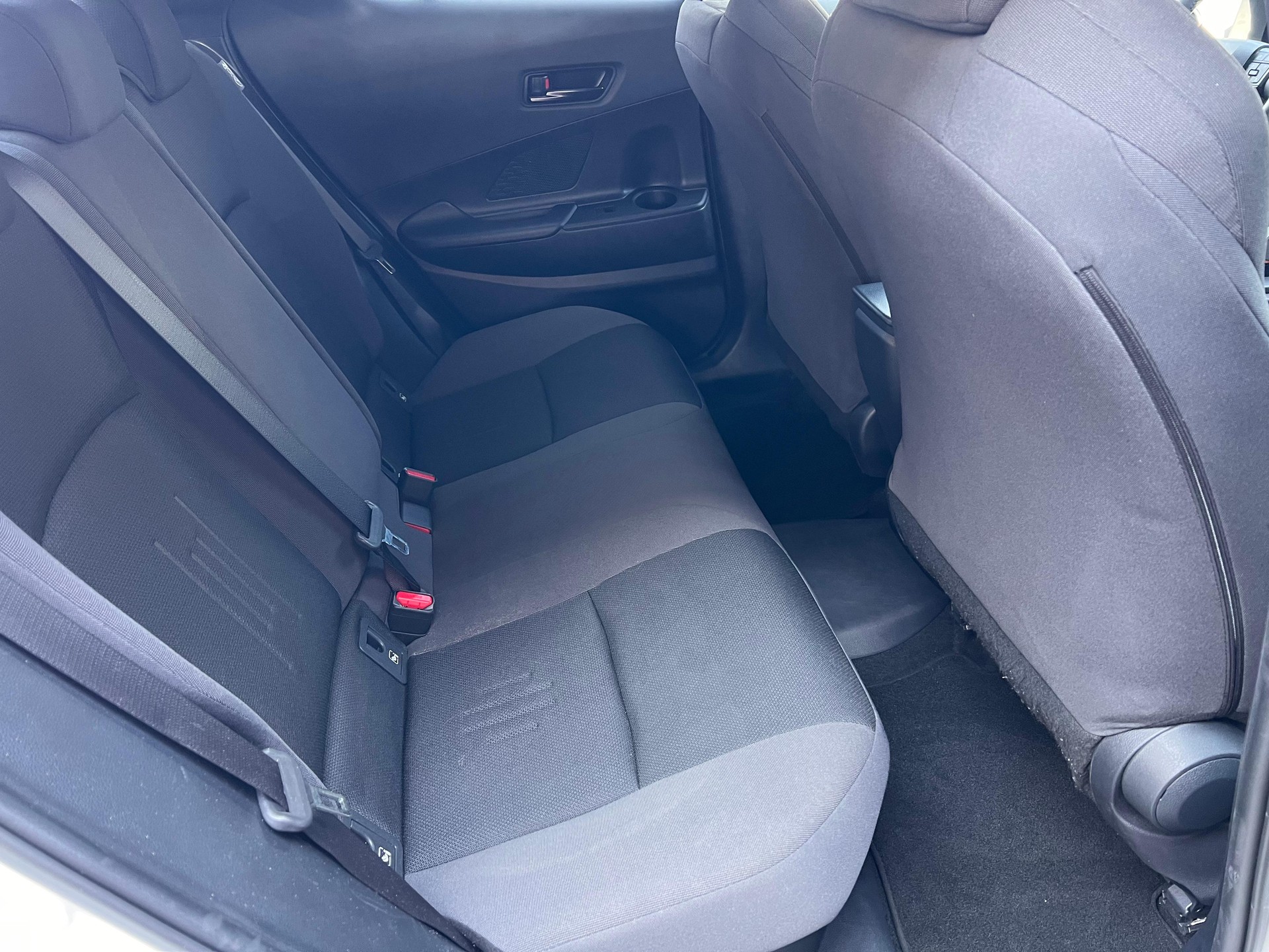 TOYOTA C-HR 2.0 PHEV Swiss Edition-image-11