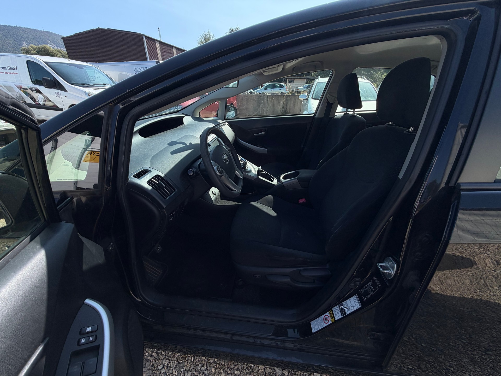 TOYOTA Prius 1.8 16V HSD Luna-image-9