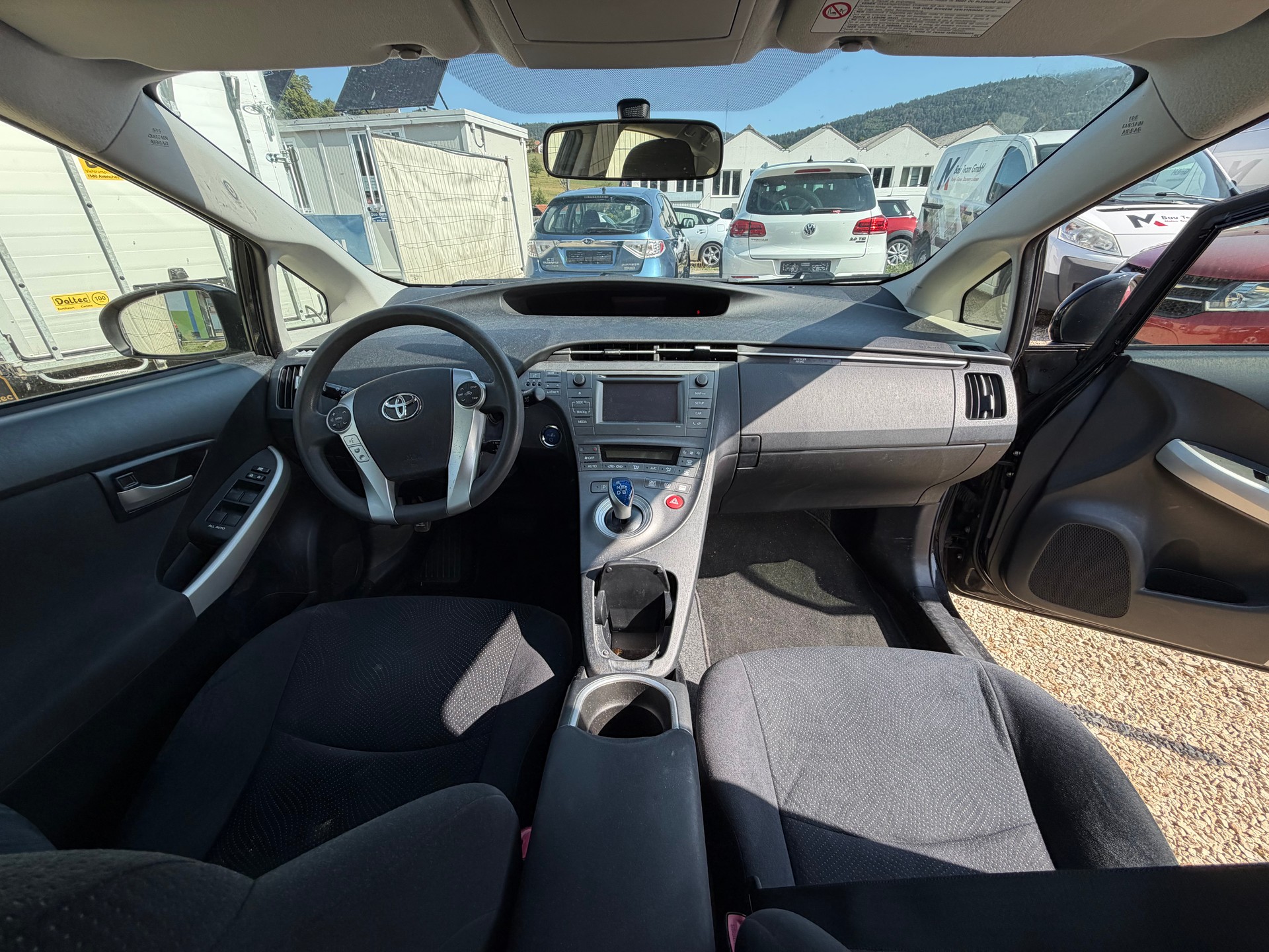 TOYOTA Prius 1.8 16V HSD Luna-image-7