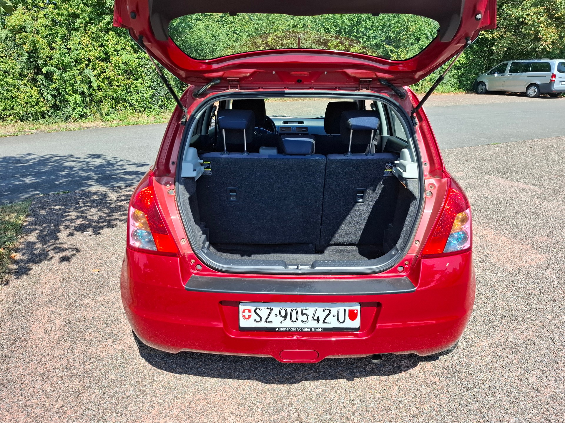 SUZUKI Swift 1.3i 16V GL 4x4-image-8