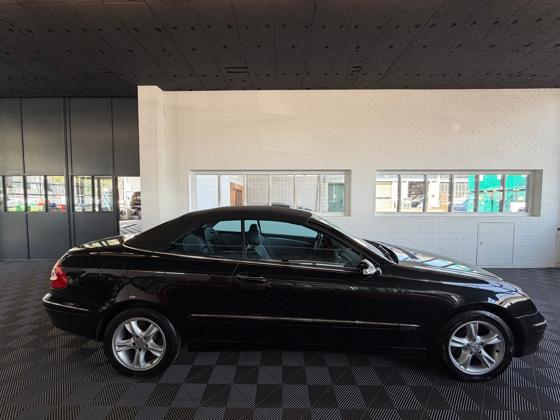 MERCEDES-BENZ CLK 320 Avantgarde Automatic-showroom-element-1