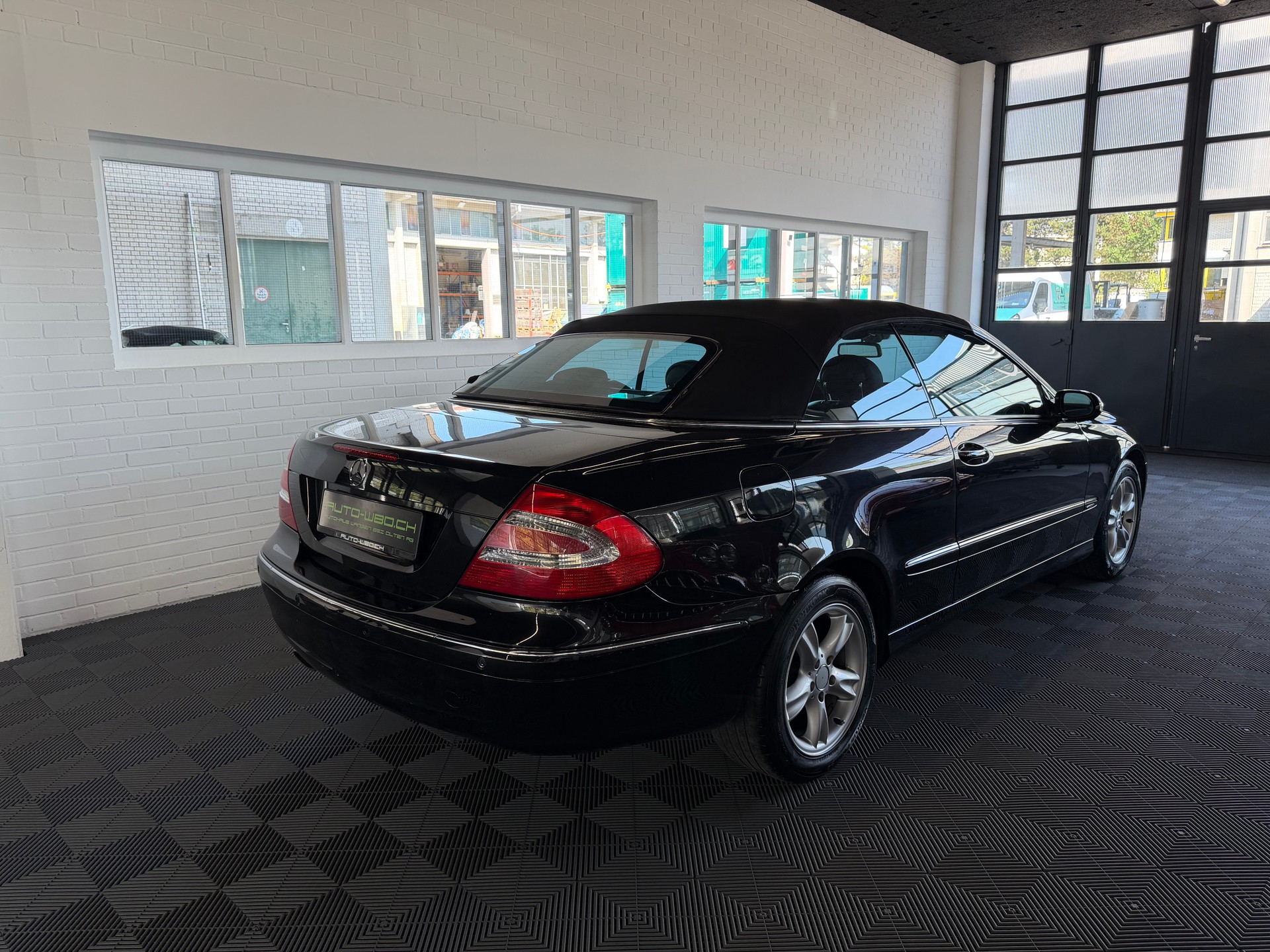 MERCEDES-BENZ CLK 320 Avantgarde Automatic-showroom-element-2