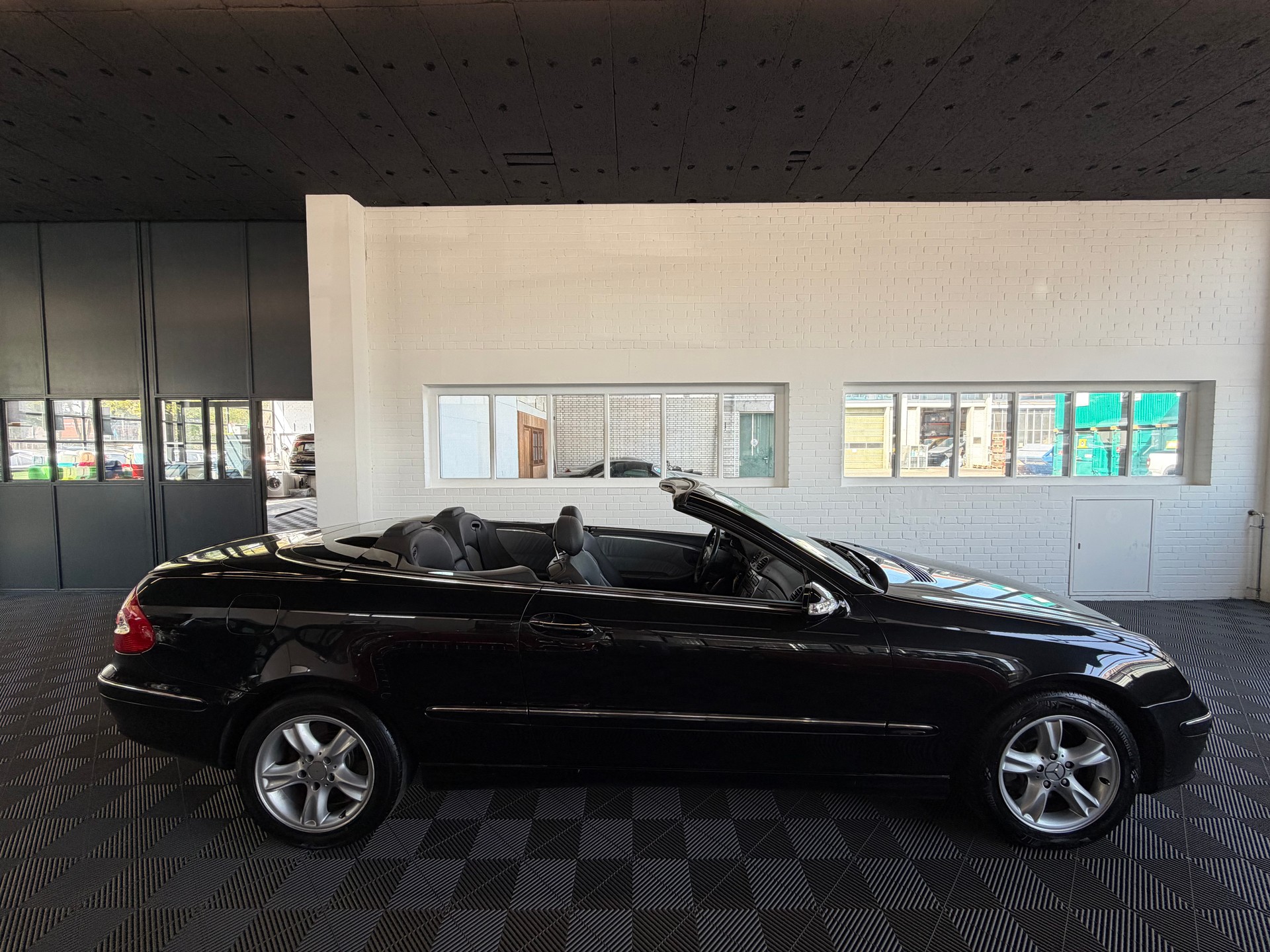 MERCEDES-BENZ CLK 320 Avantgarde Automatic-image-8