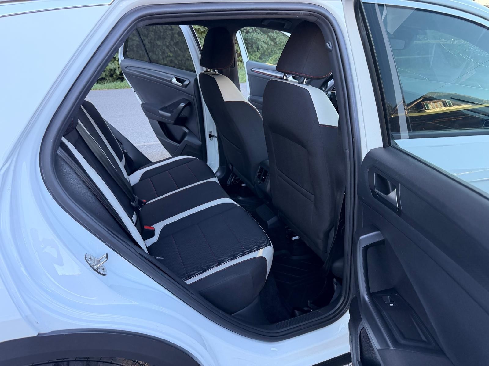 VW T-Roc 2.0 TDI SCR Advance DSG 4Motion-image-11