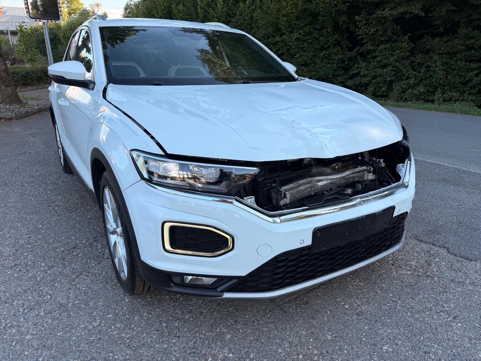 VW T-Roc 2.0 TDI SCR Advance DSG 4Motion-image-1