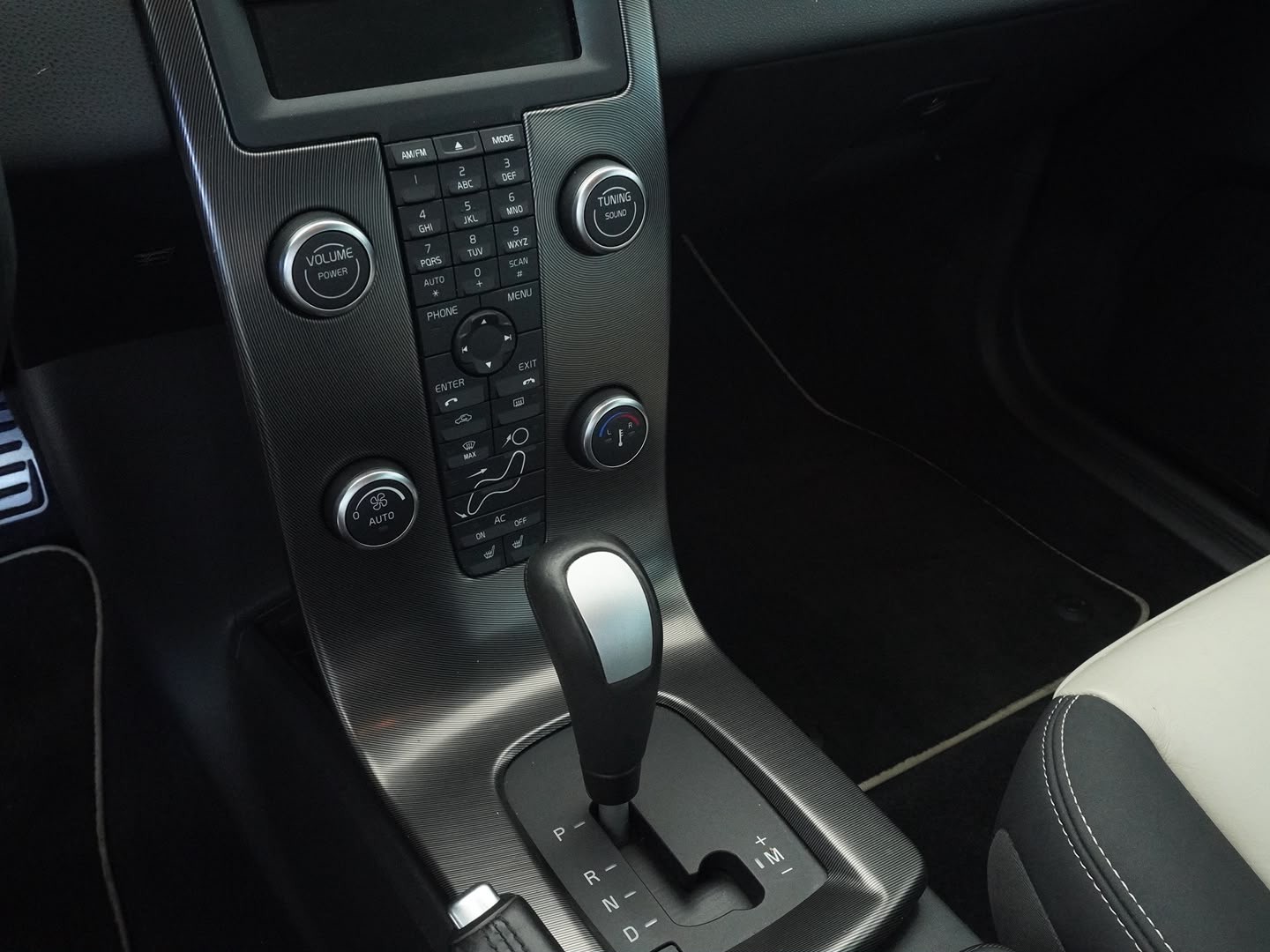 VOLVO V50 D4 R-Design Geartronic-image-6
