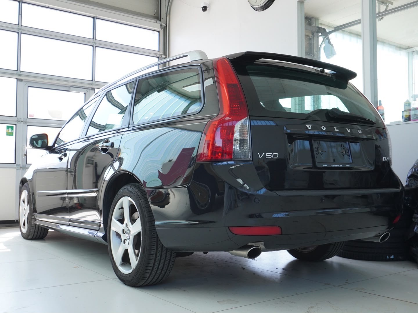 VOLVO V50 D4 R-Design Geartronic-showroom-element-1
