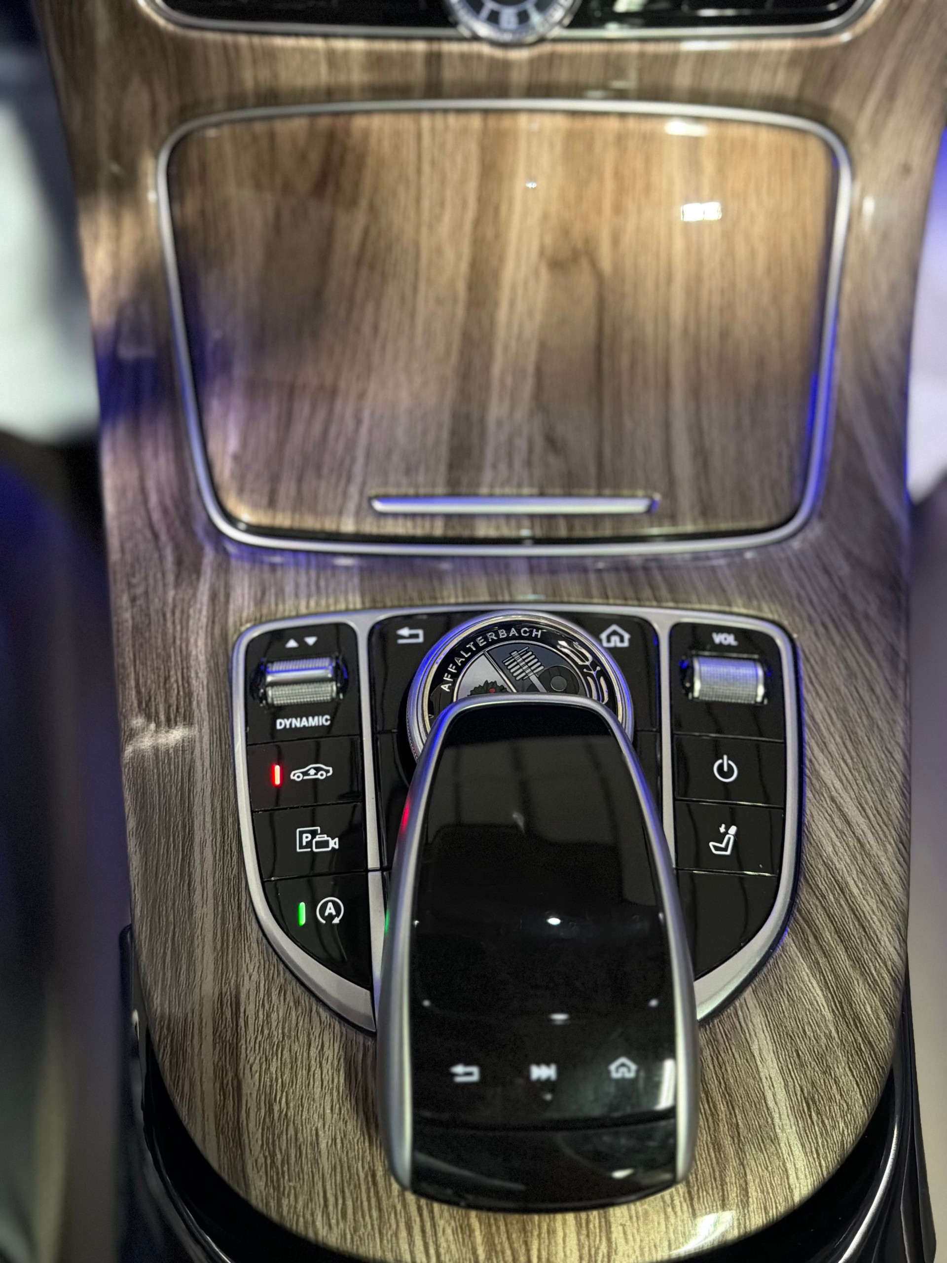 MERCEDES-BENZ E 350 d Avantgarde 9G-Tronic-image-13